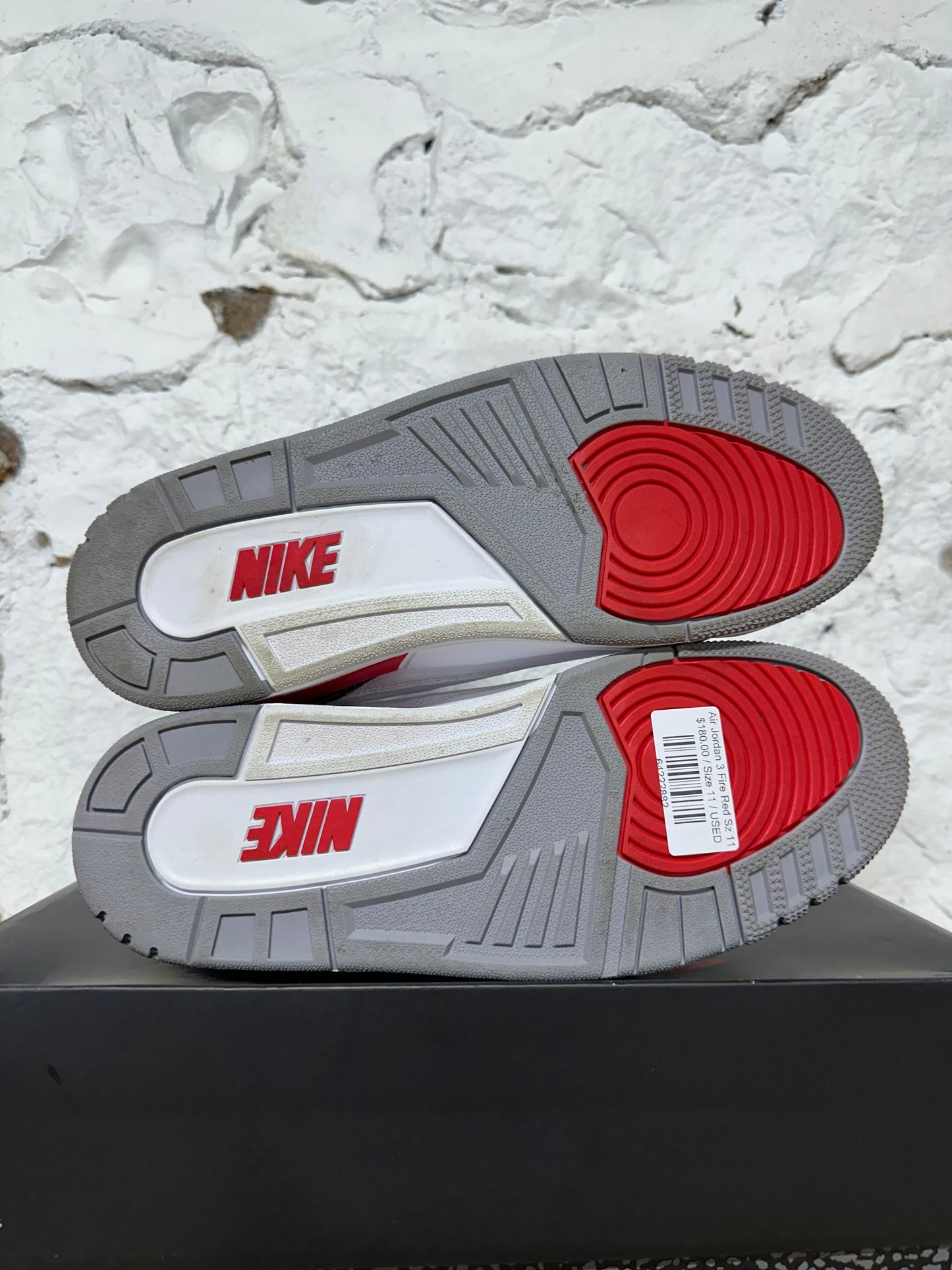 Air Jordan 3 Fire Red Sz 11