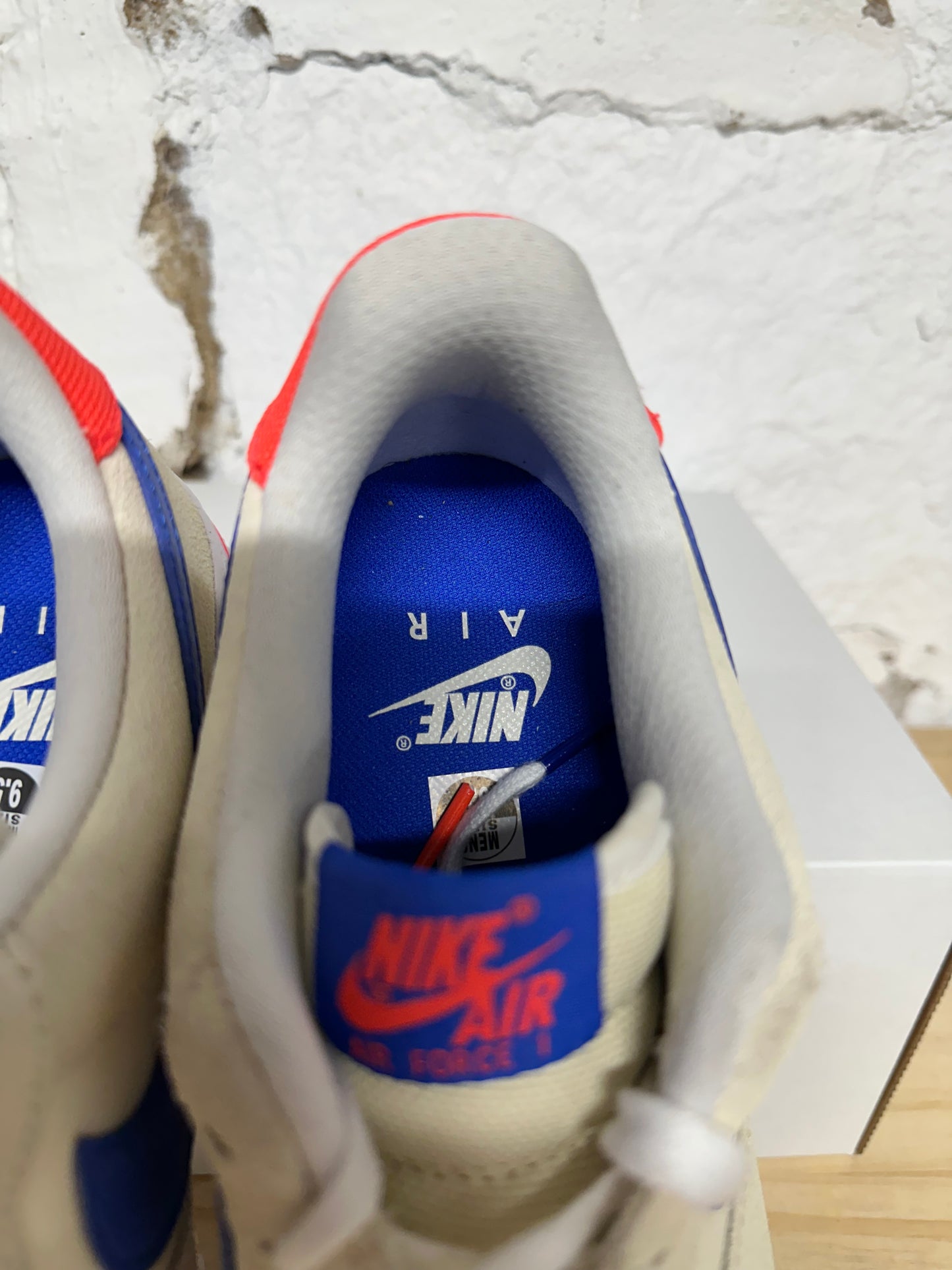 Nike Air Force 1 Low Coconut Milk Hyper Royal Sz 9.5