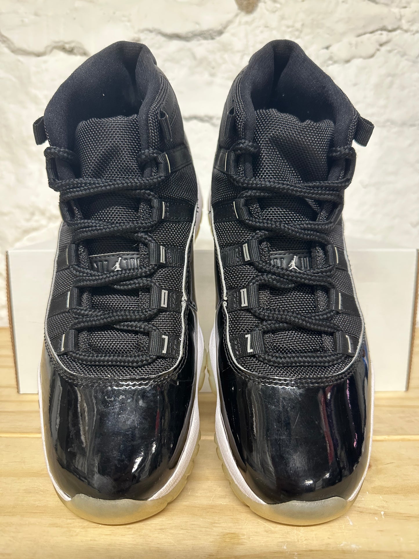 Air Jordan 11 High Jubilee Sz 8