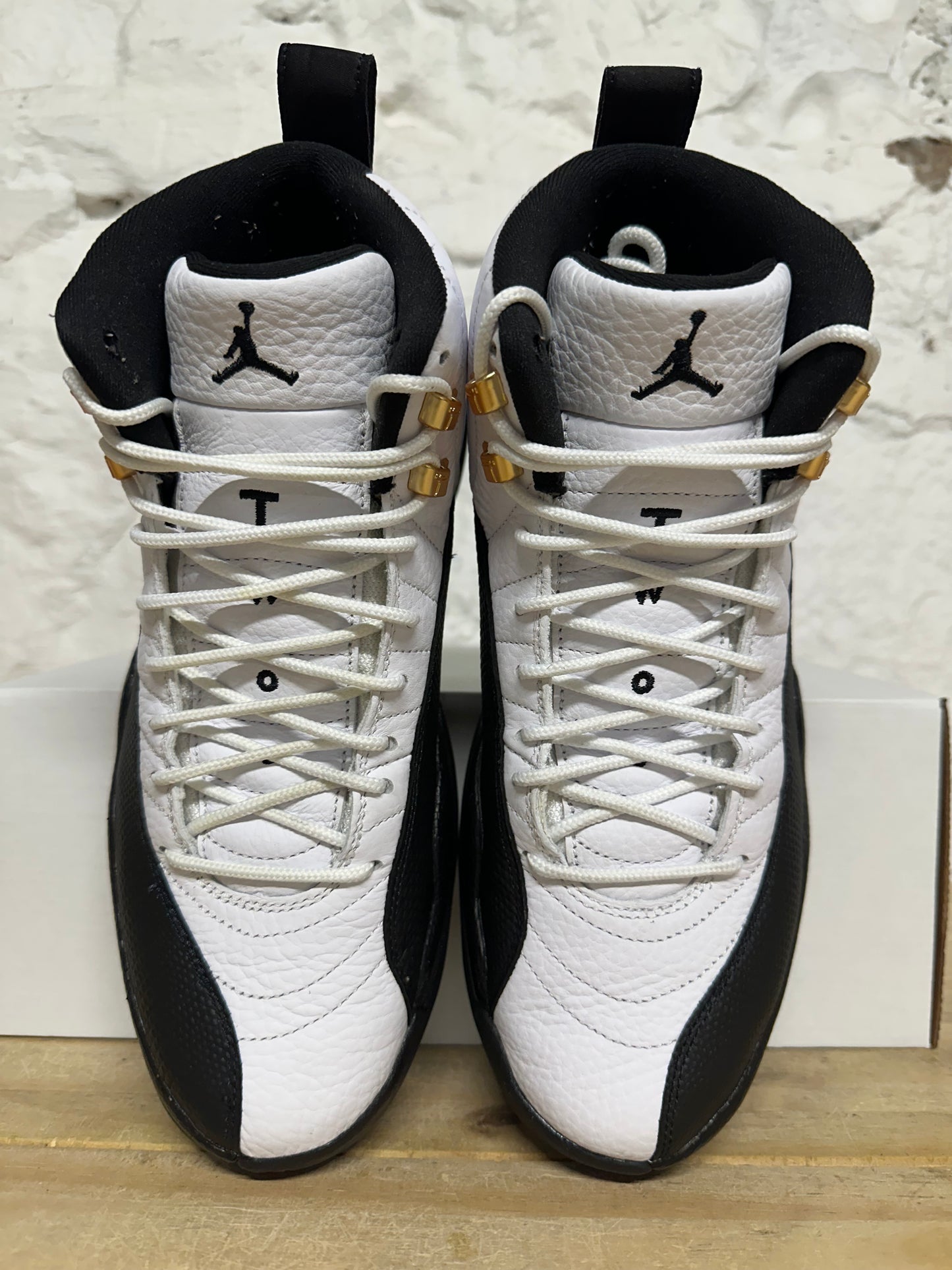 Air Jordan 12 Taxi Sz 9