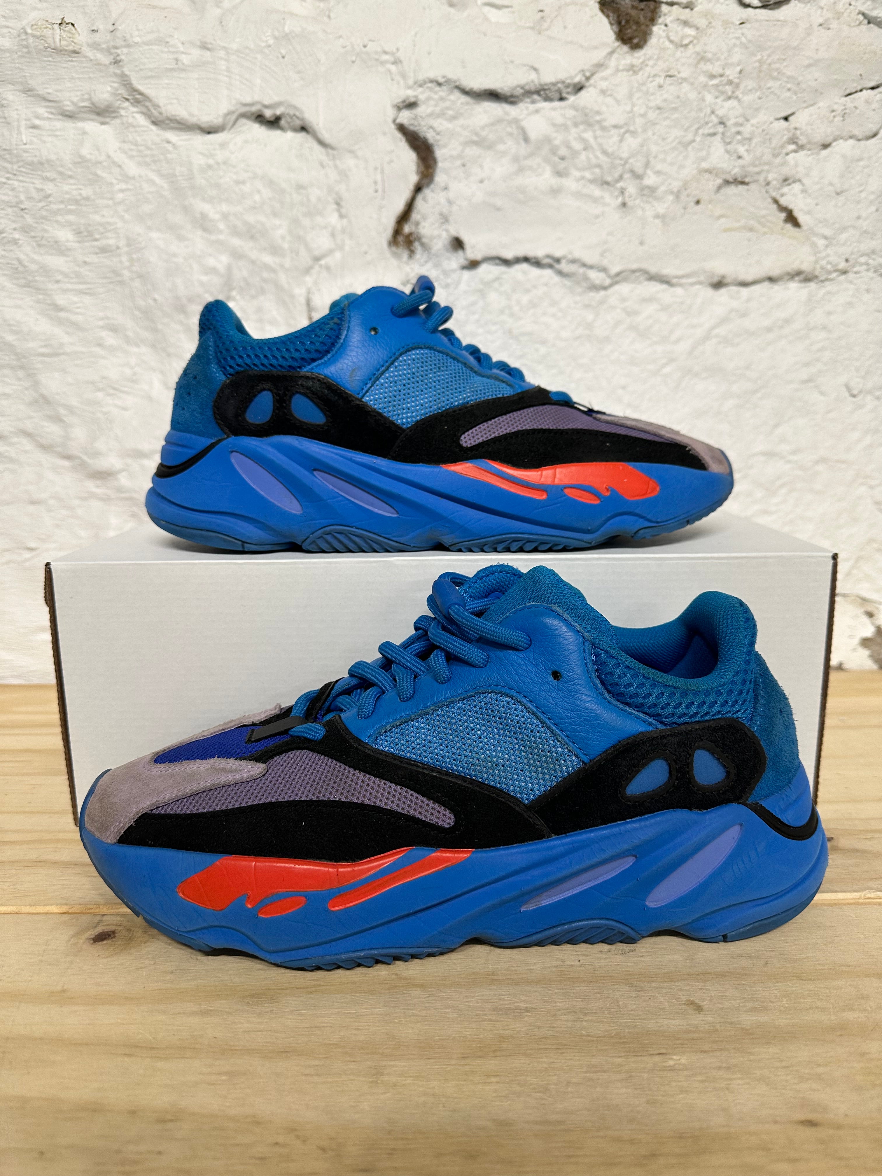 Yeezy 700 Bright Blue Sz 9