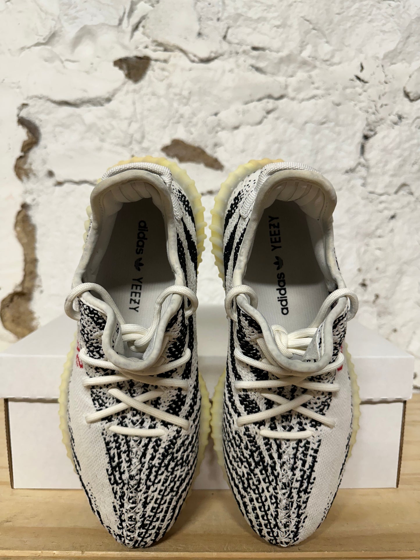 Yeezy 350 V2 Zebra Sz 8
