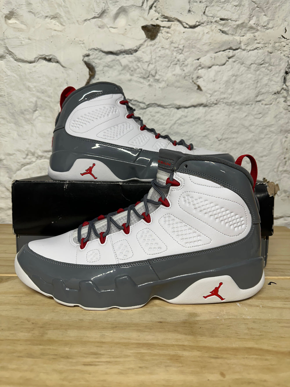 Air Jordan 9 Fire Red Sz 12 DS