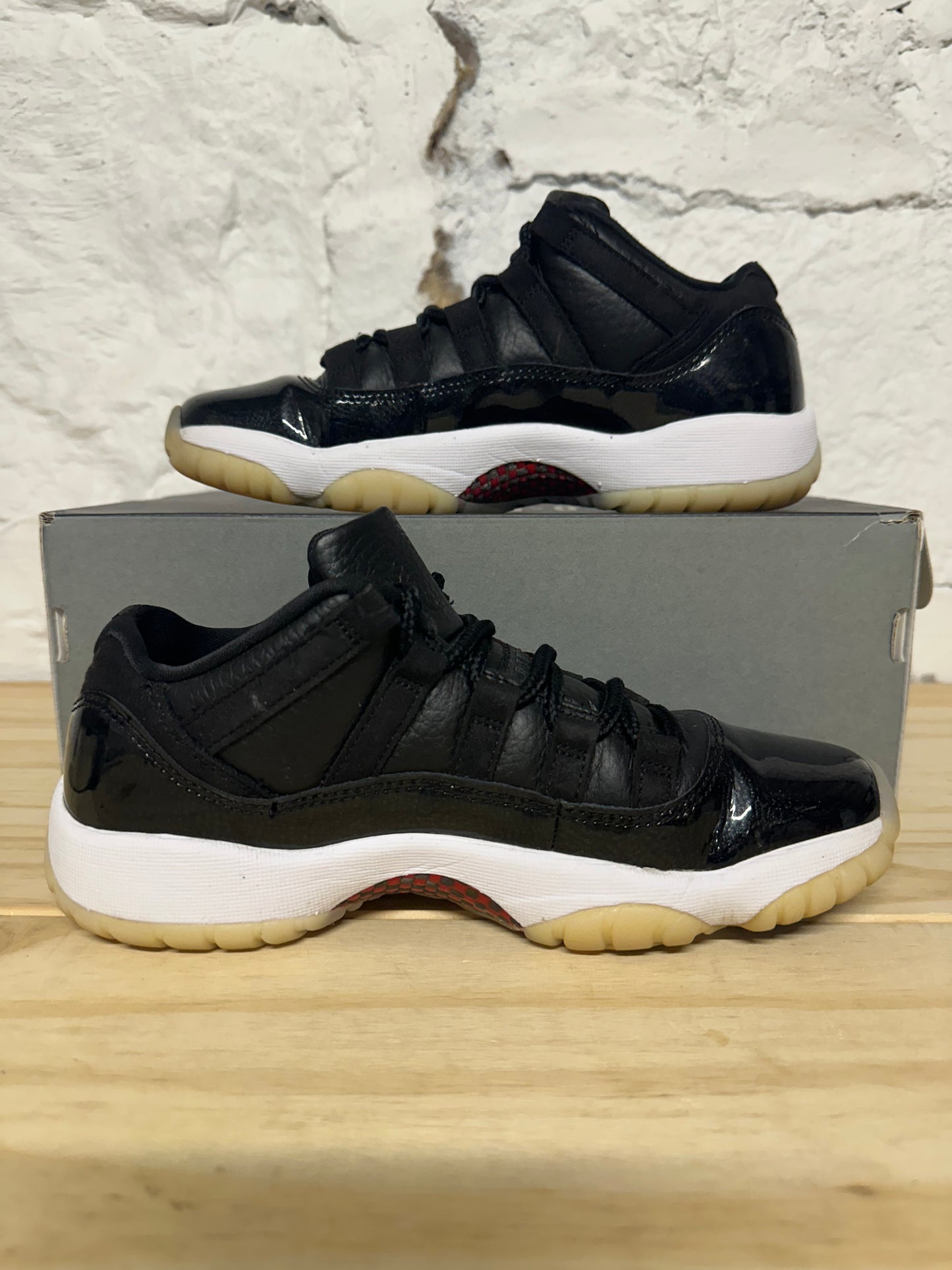 Air Jordan 11 Low 72-10 Sz 5Y