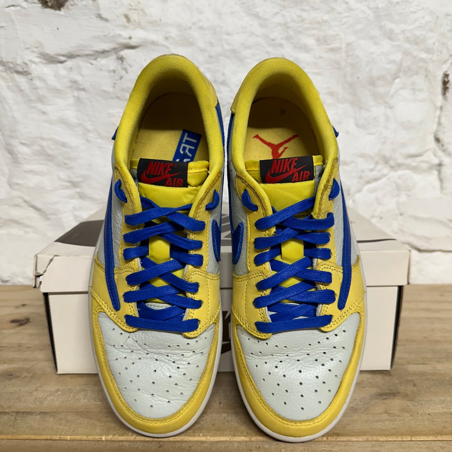 Air Jordan 1 Low Travis Scott Canary Sz 7(8.5W)