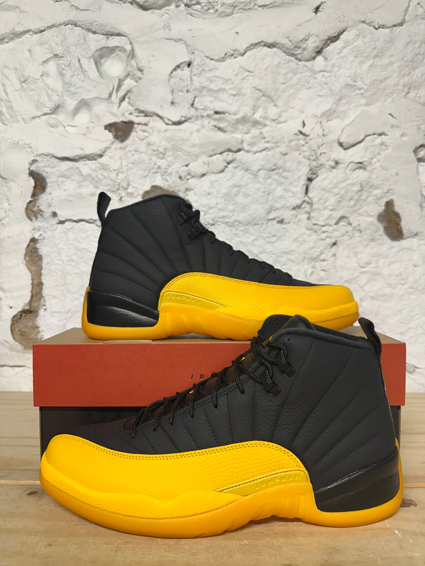 Air Jordan 12 University Gold Sz 12 DS