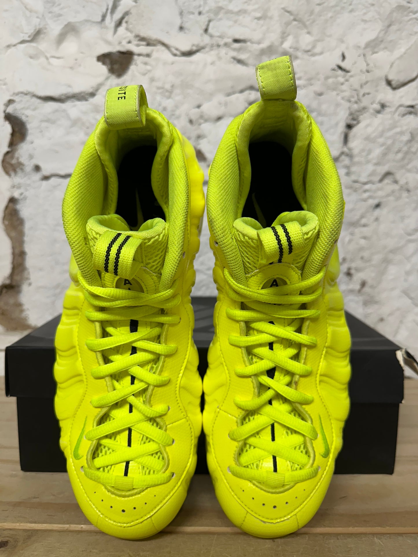 Nike Air Foamposite Pro Volt Sz 10
