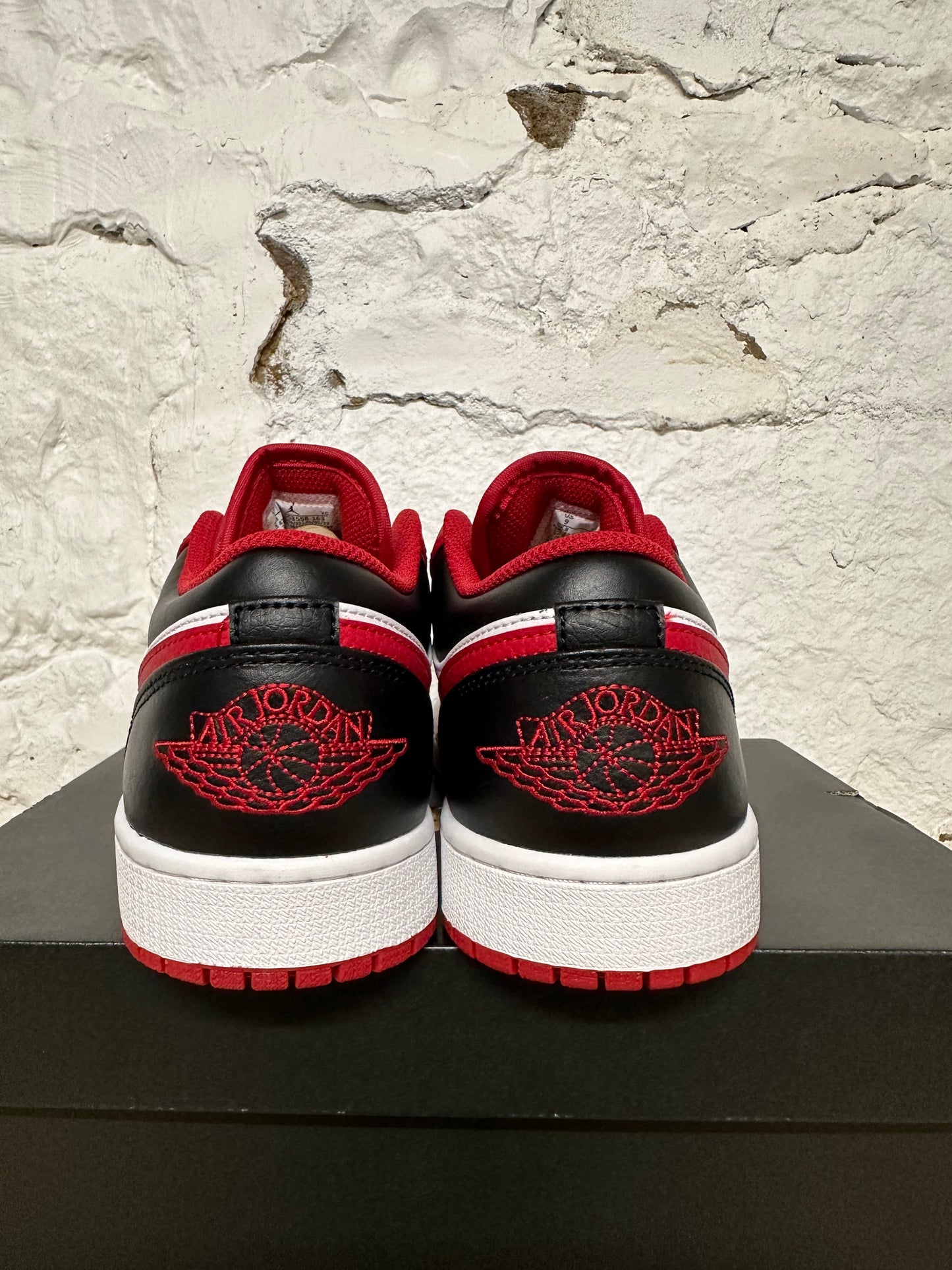 Air Jordan 1 Low Bulls Sz 9 DS