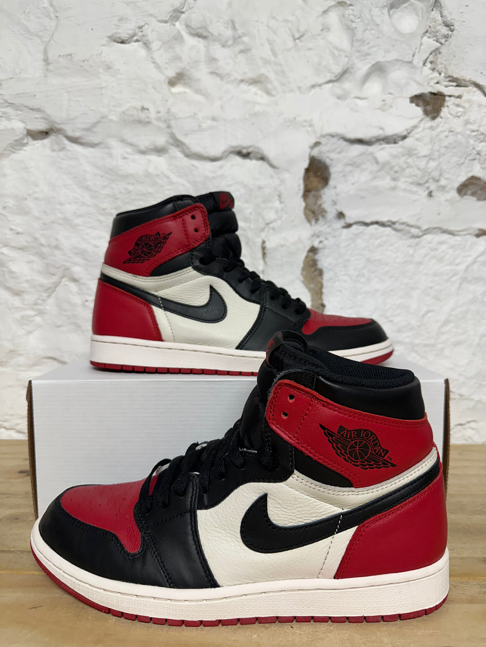 Air Jordan 1 High Bred Toe Sz 10