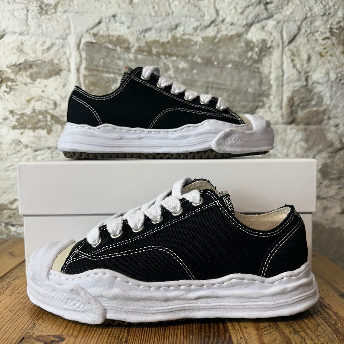 Maison Mihara Black White Hank Sneaker Sz 7 (40)