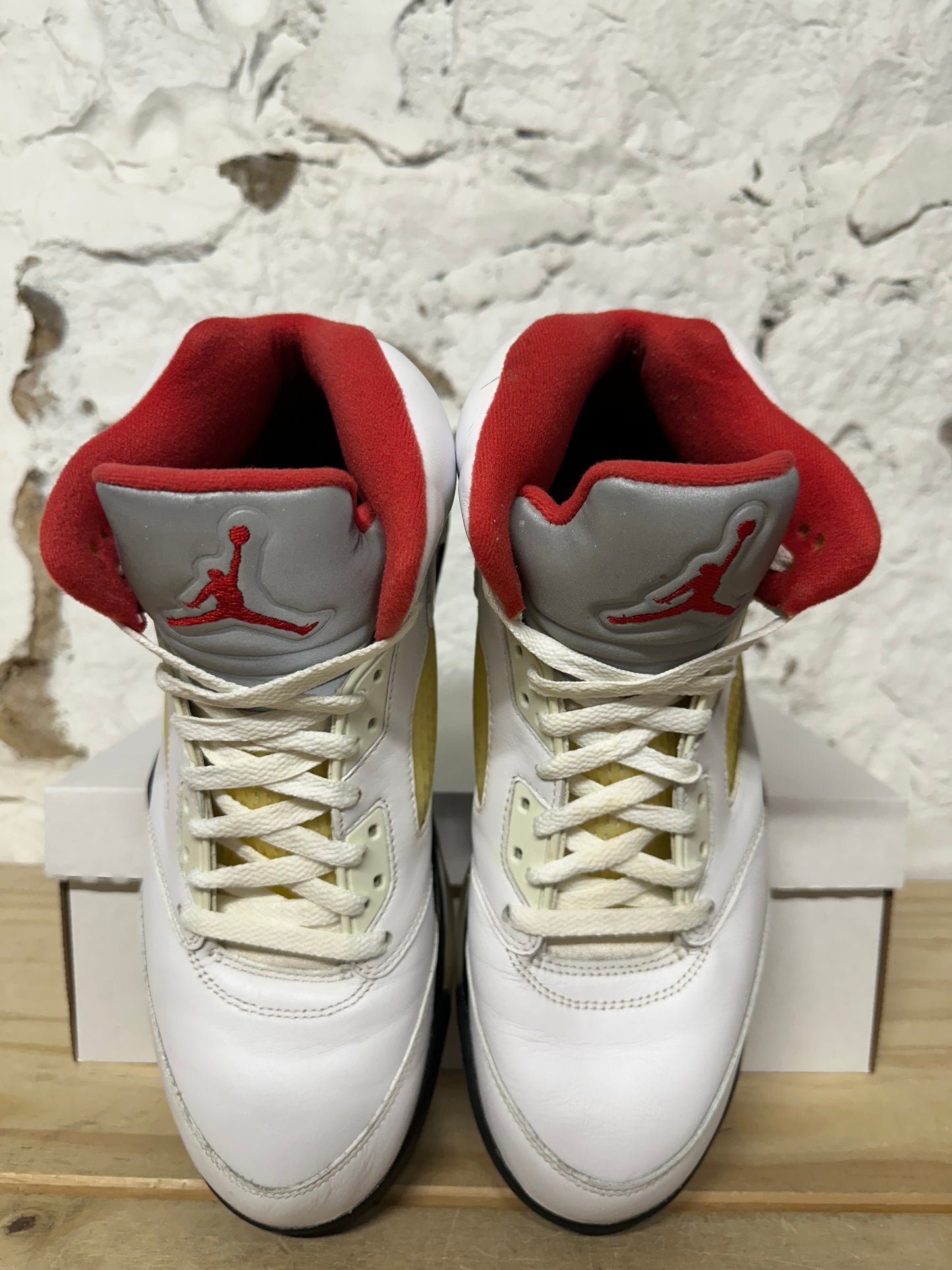 Air Jordan 5 Fire Red Sz 11