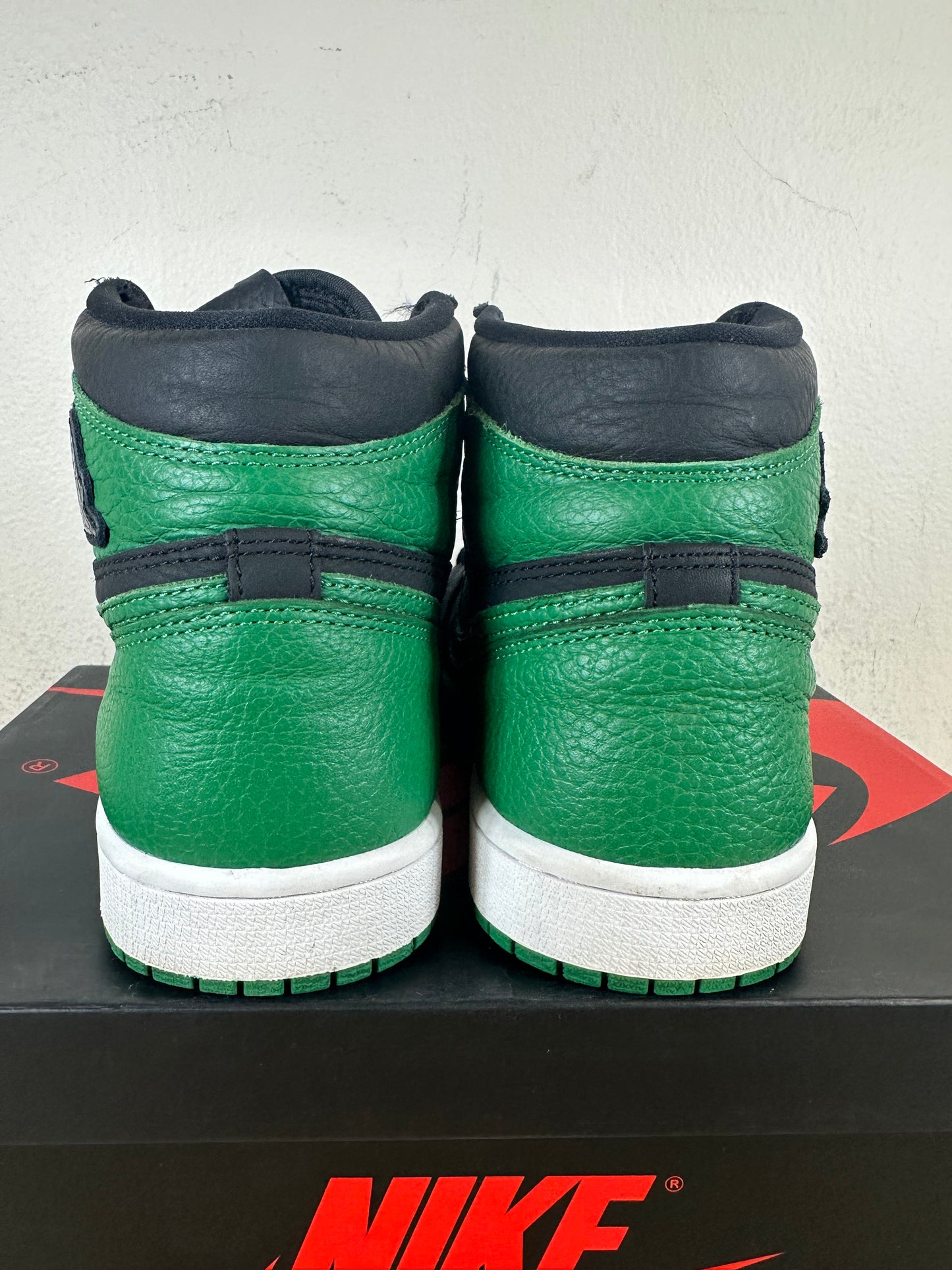 Air Jordan 1 High Pine Green Black Sz 8