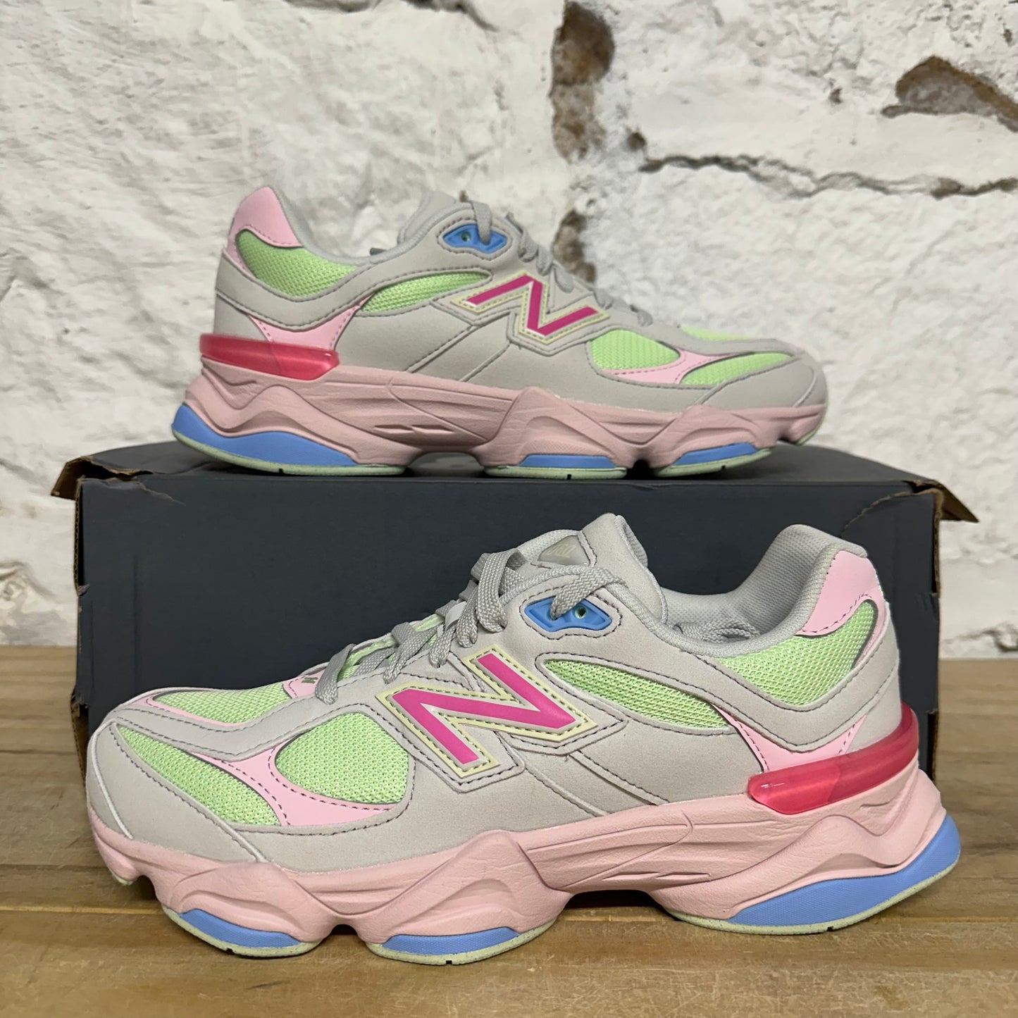 New Balance 9060 Grey Matter Pink Sz 7Y DS