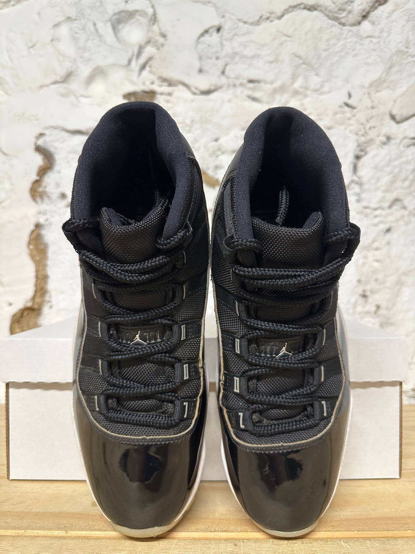 Air Jordan 11 High Jubilee Sz 8.5
