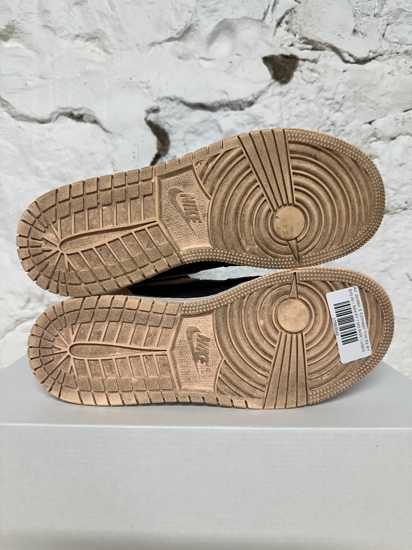 Air Jordan 1 High Crimson Tint Sz 6Y