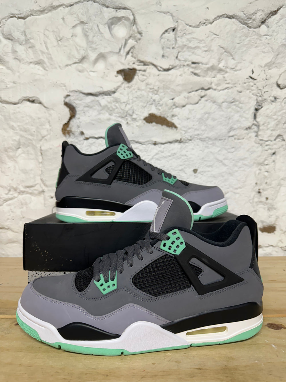 Air Jordan 4 Green Glow Sz 11.5