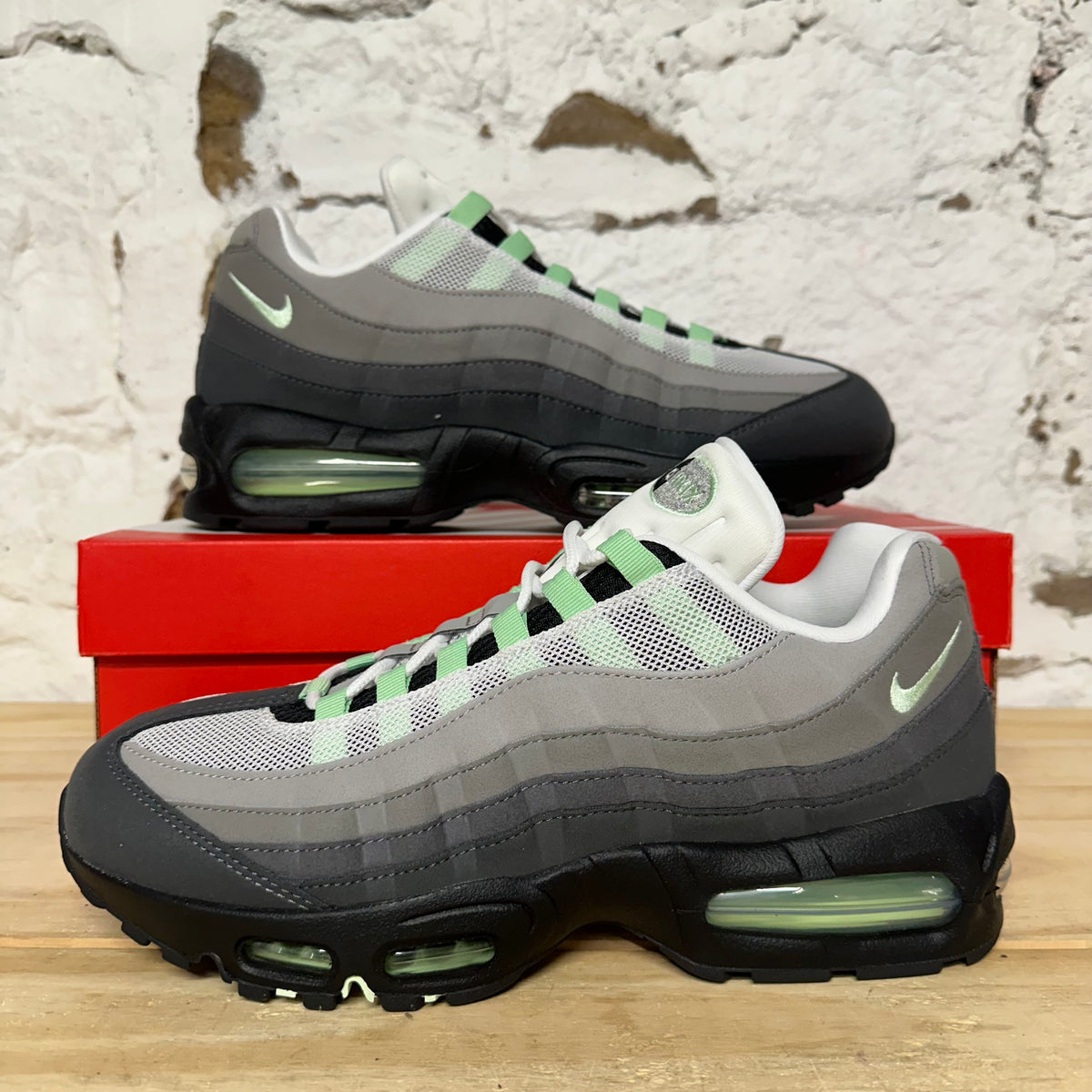 Nike Air Max 95 OG Big Bubble Fresh Mint Sz 10.5 (12W) DS