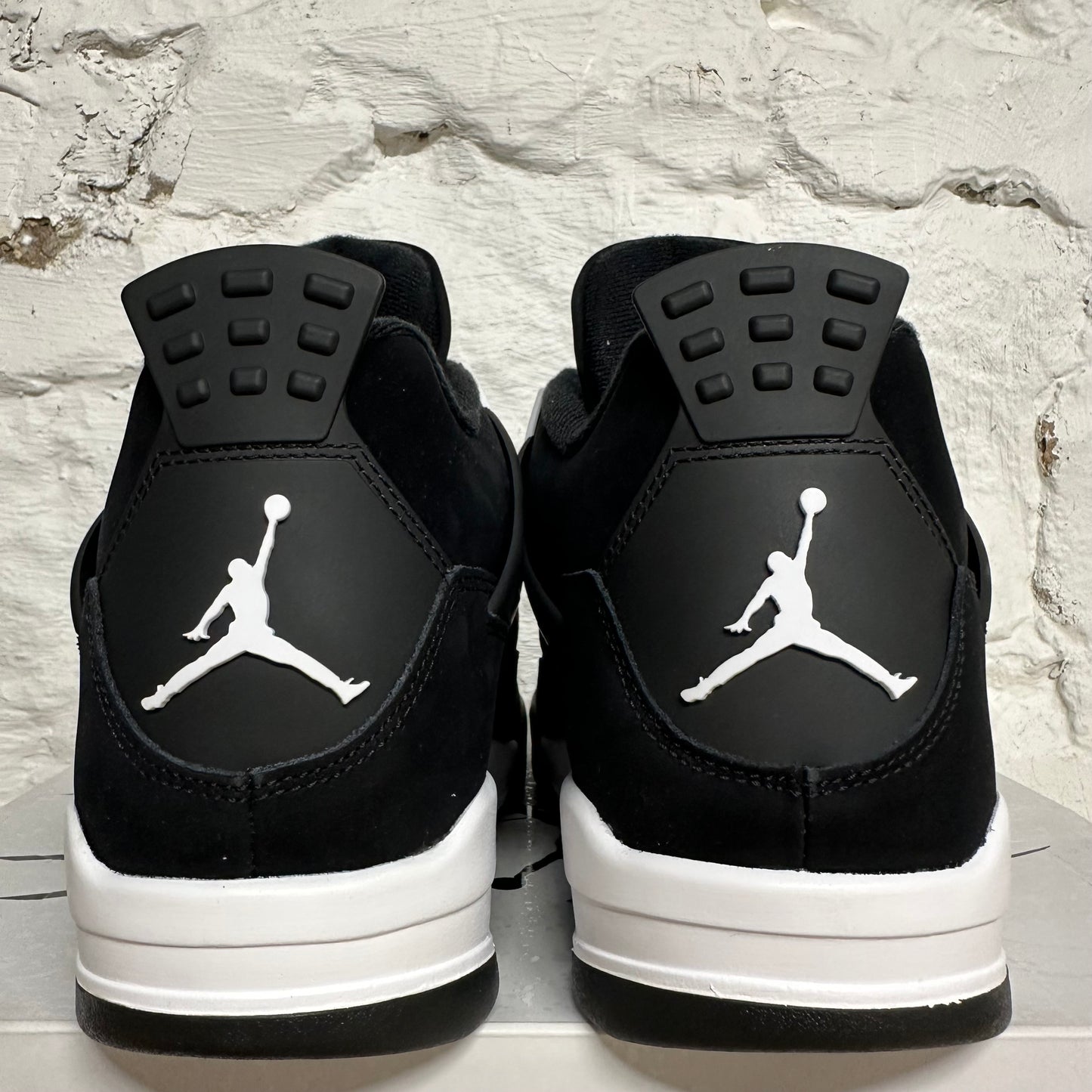 Air Jordan 4 White Thunder Sz 10.5 DS