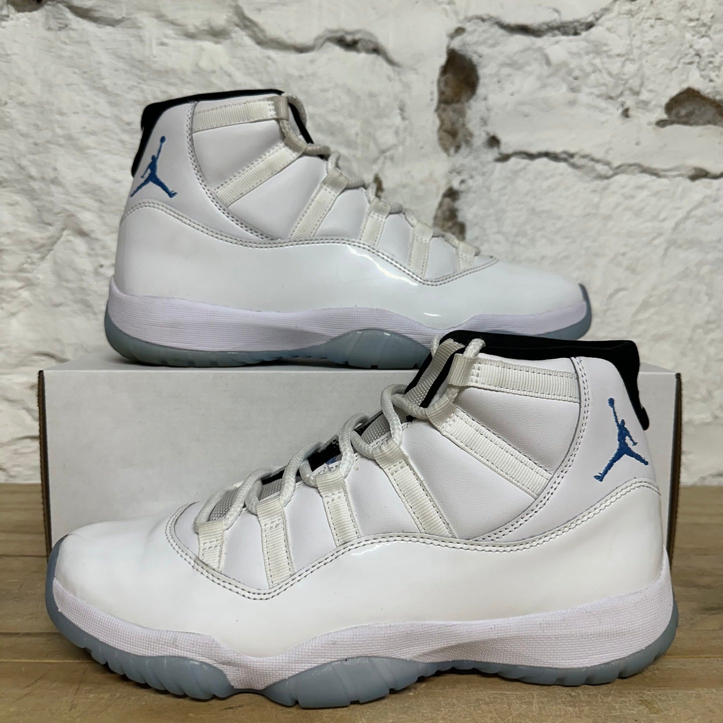 Air Jordan 11 High Legend Blue Sz 9.5