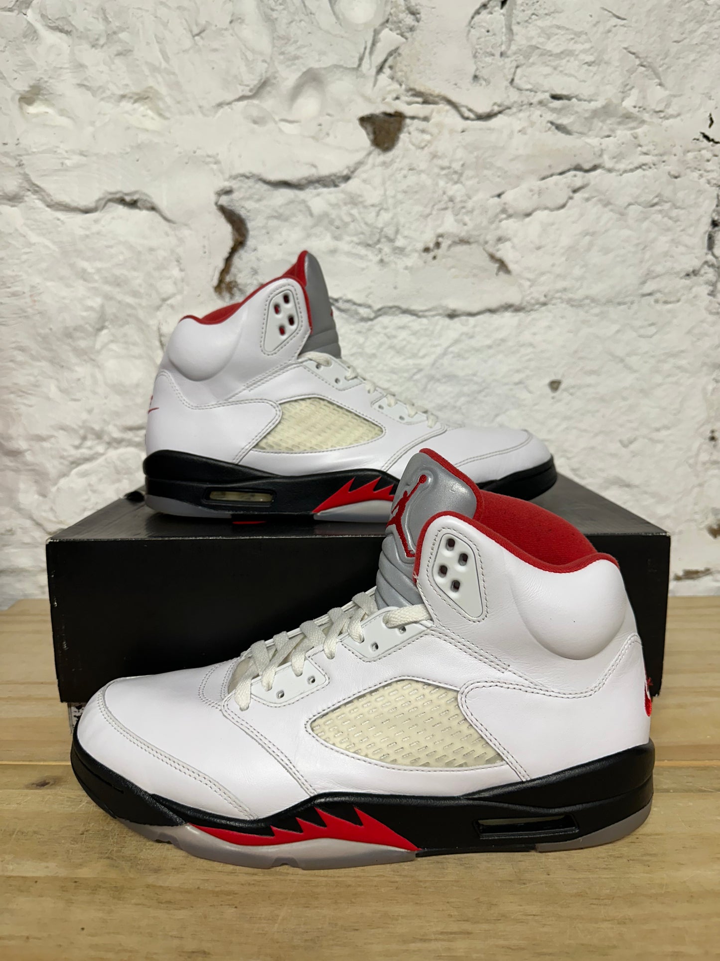 Air Jordan 5 Fire Red Silver Tongue Sz 11