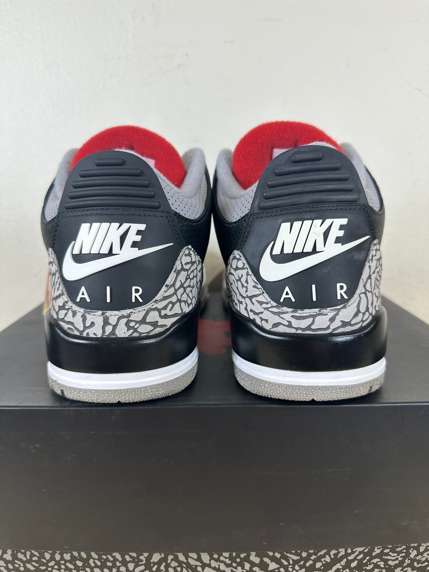 Air Jordan 3 Black Cement (2018) Sz 9.5