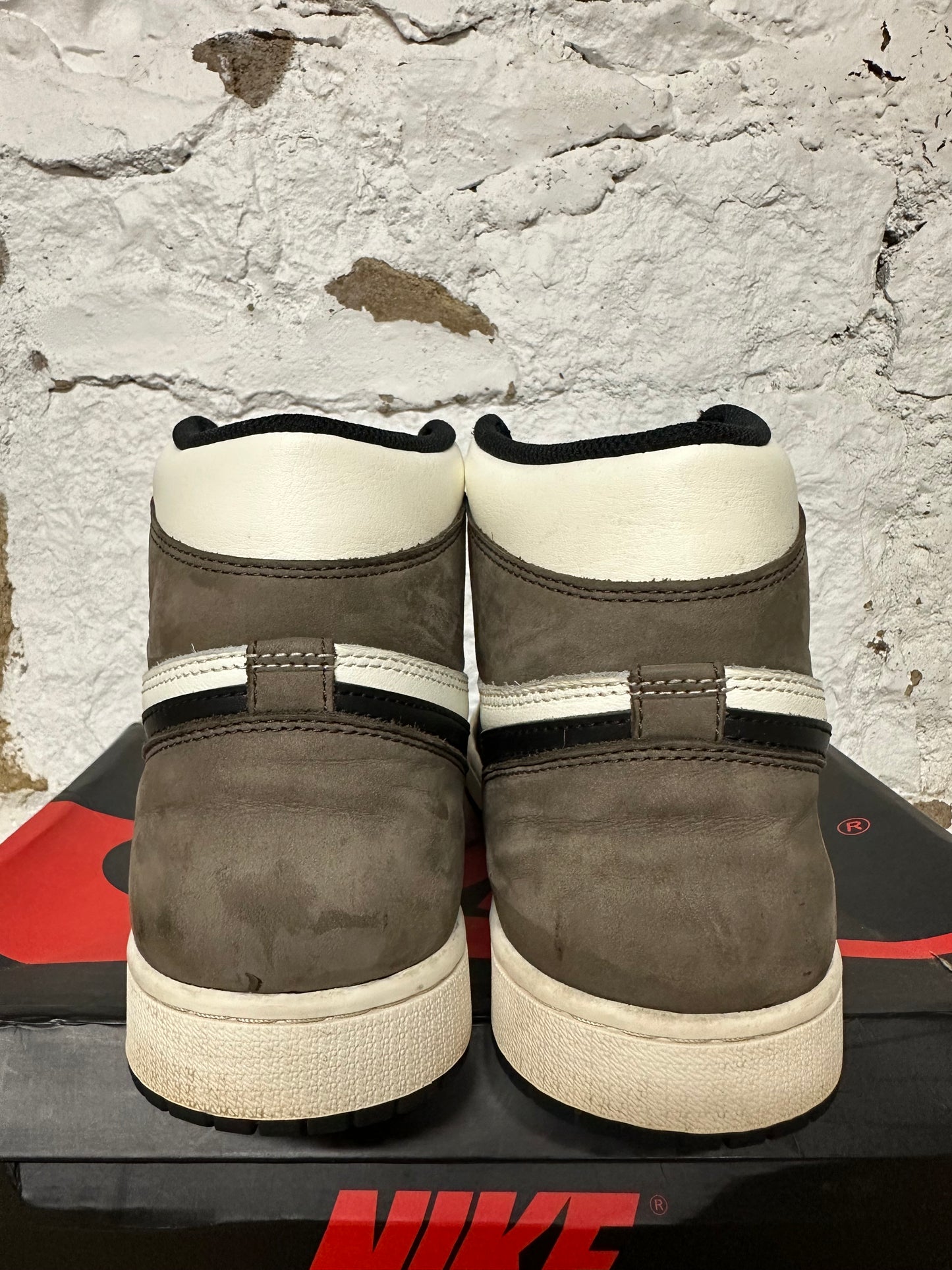 Air Jordan 1 High Dark Mocha Sz 10.5