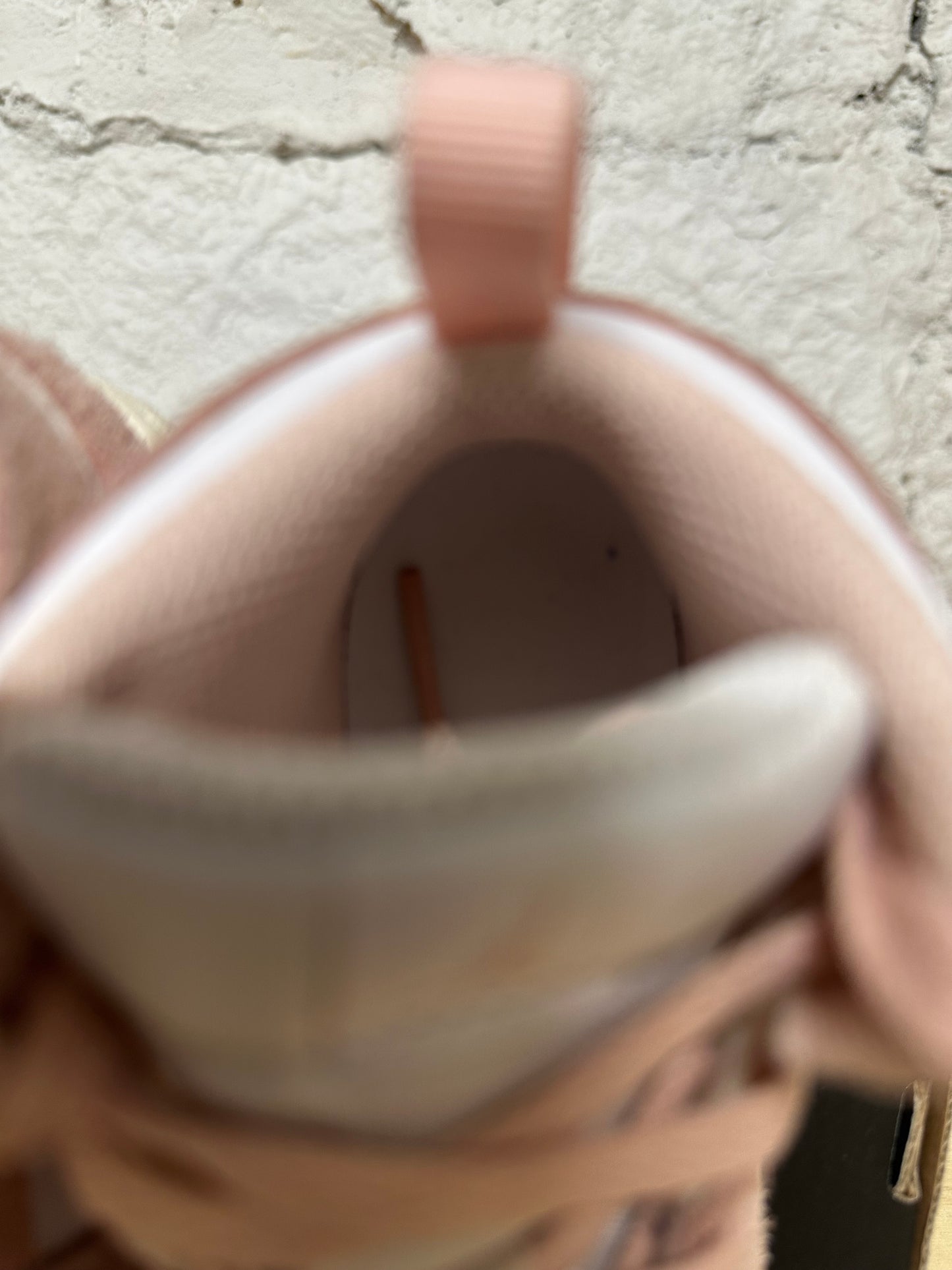 Air Jordan 1 Mid Legend Pink Sz 8C