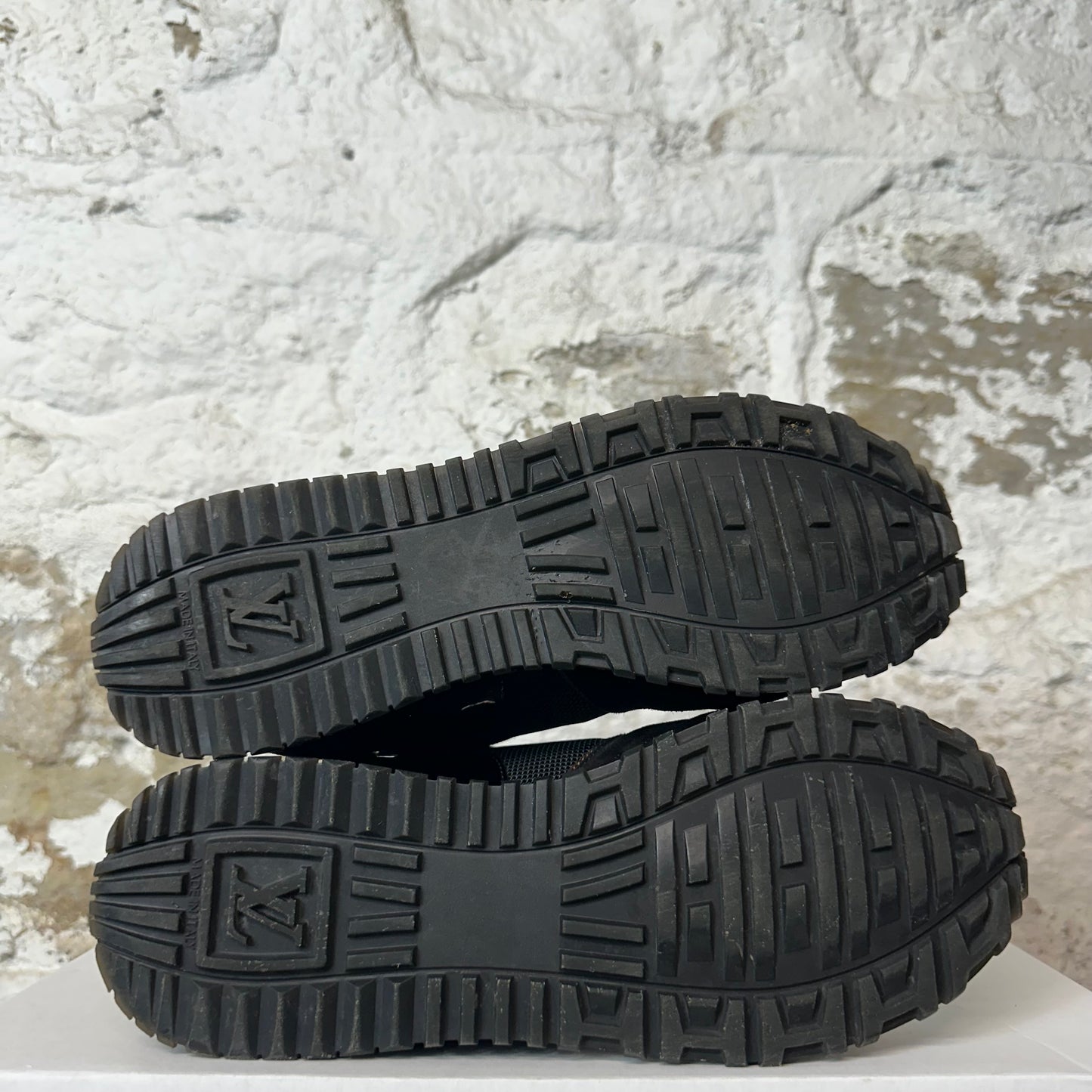 Louis Vuitton Black Brown Monogram Runaway Sneaker Sz 6 (38) No Box