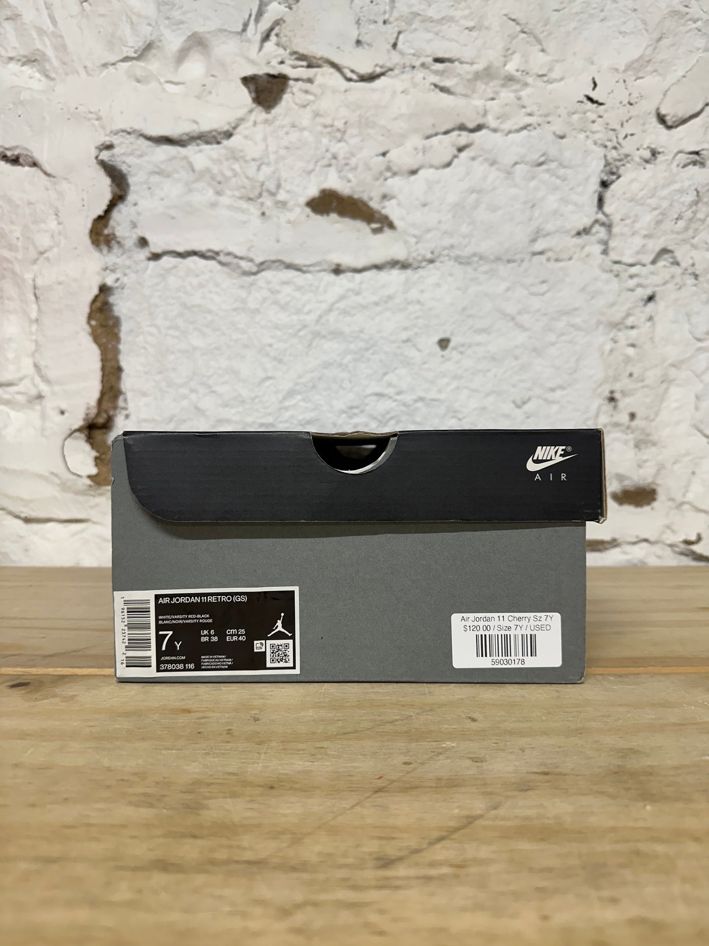 Air Jordan 11 High Cherry Sz 7Y