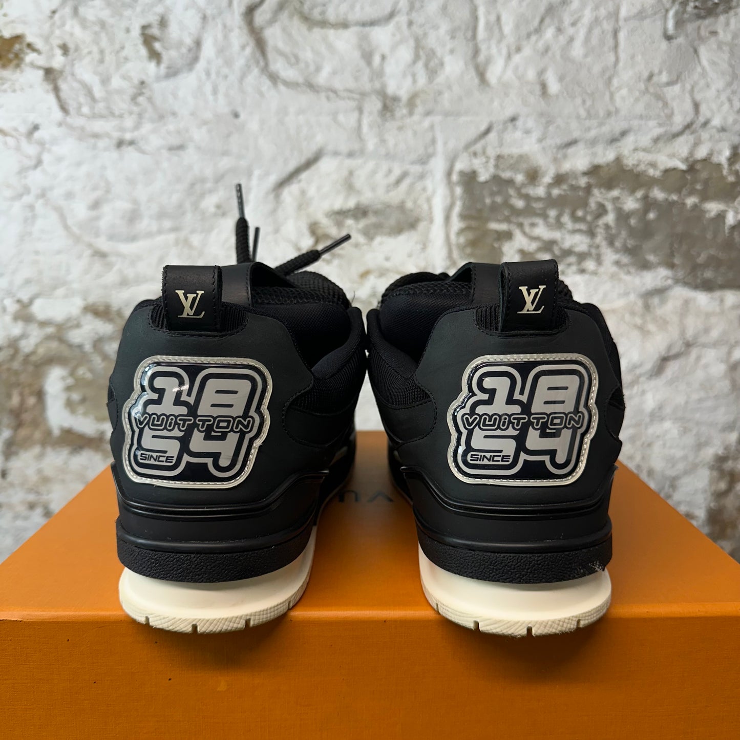 Louis Vuitton Black White Skate Sneaker Sz 9.5 (8LV)