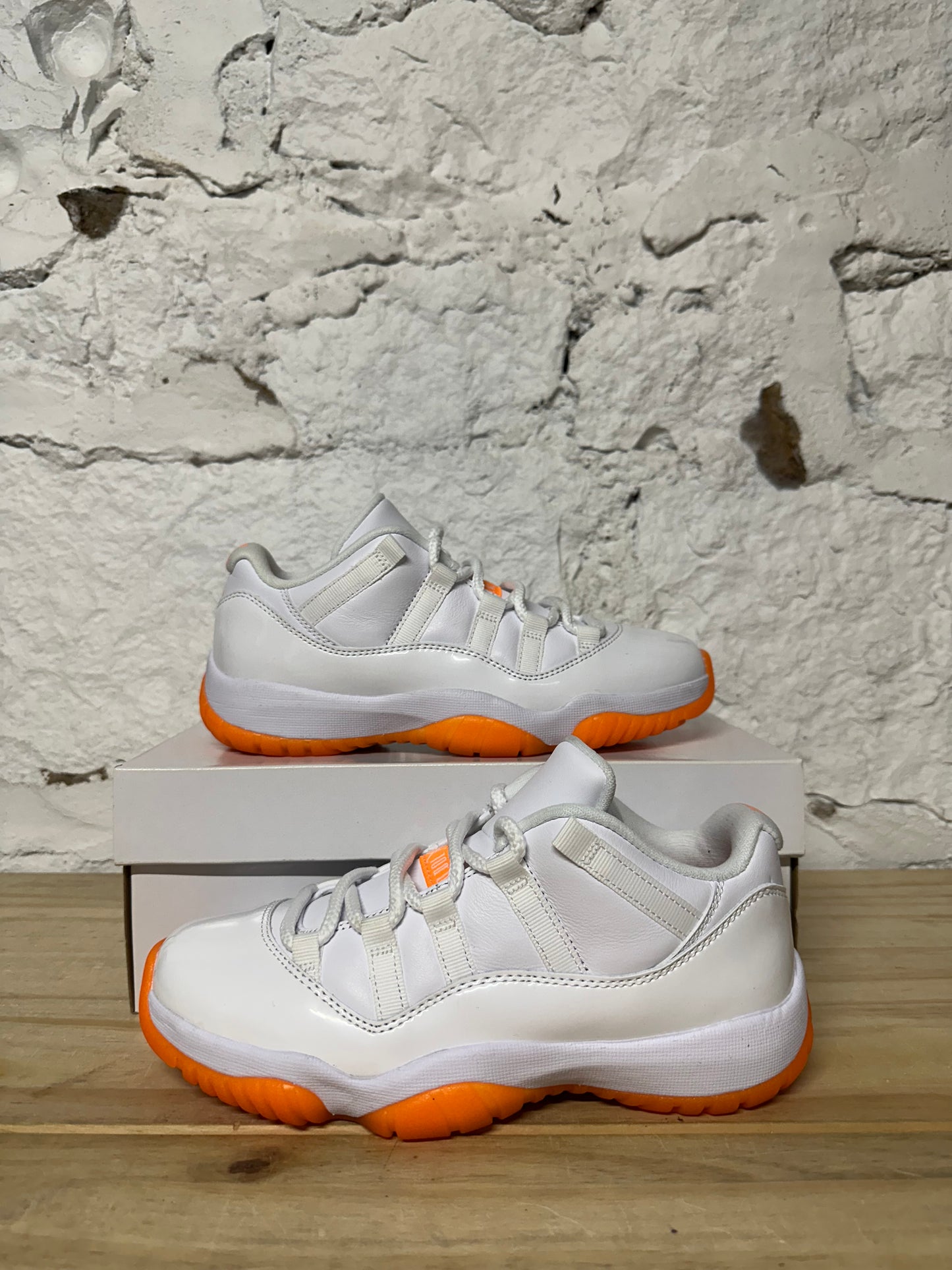 Air Jordan 11 Low Citrus Sz 5 (6.5W)