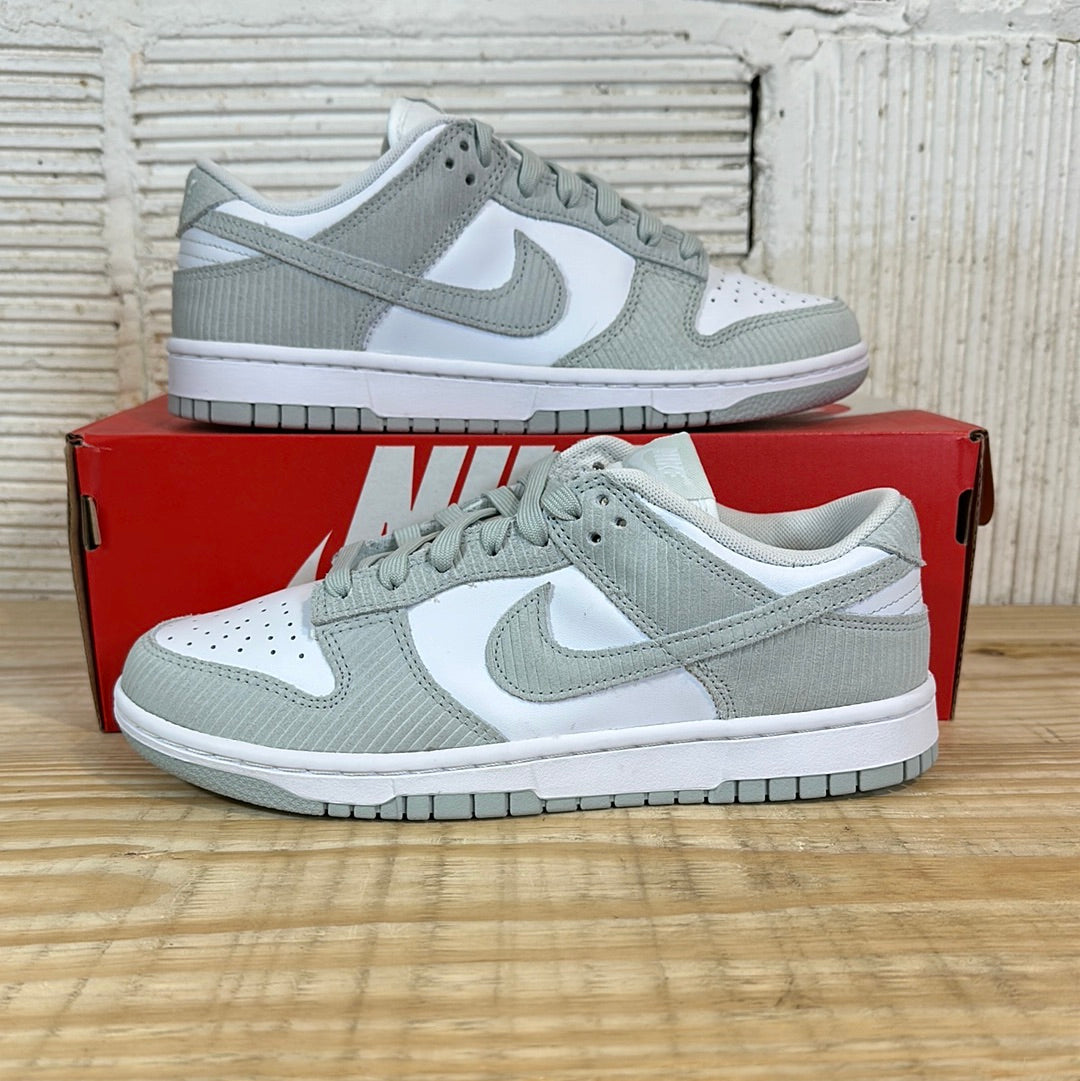 Nike Dunk Low Light Silver Corduroy Sz 7.5(9W) DS
