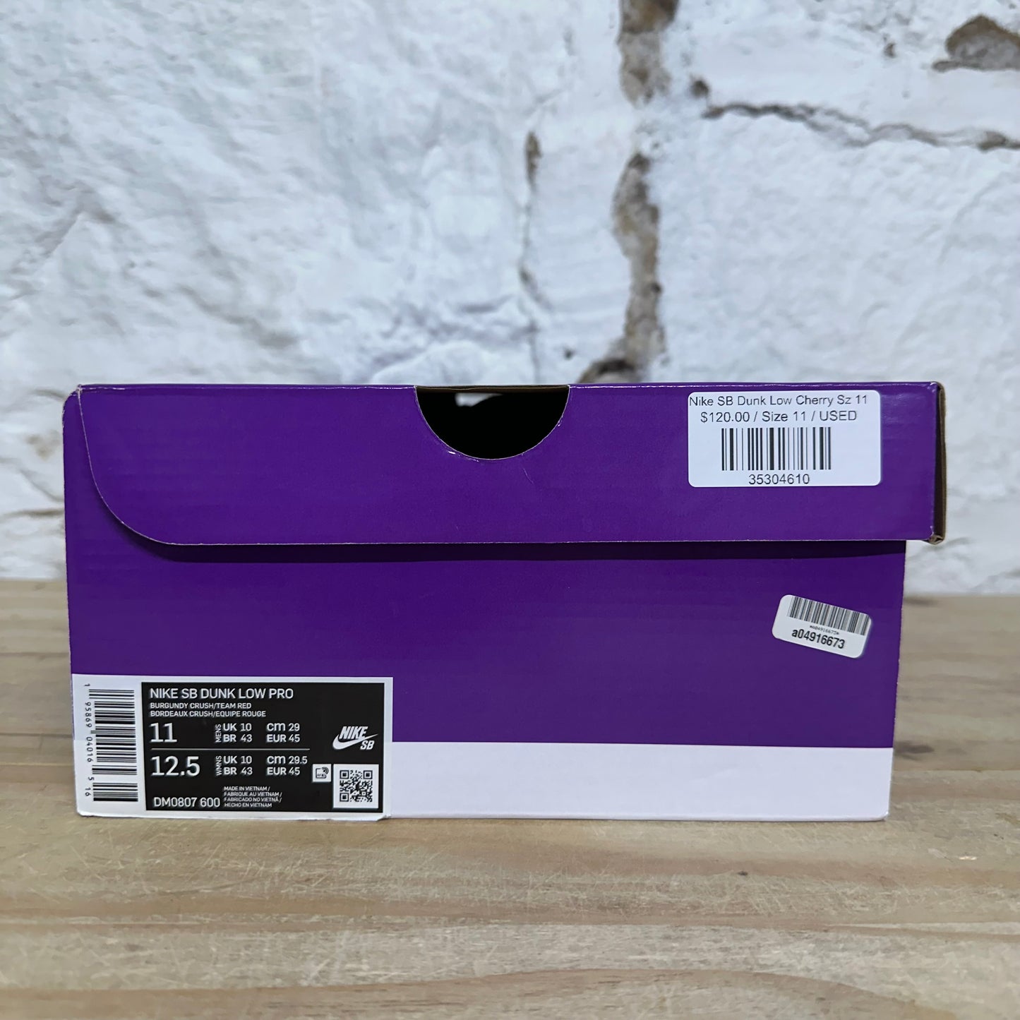 Nike SB Dunk Low Cherry Sz 11