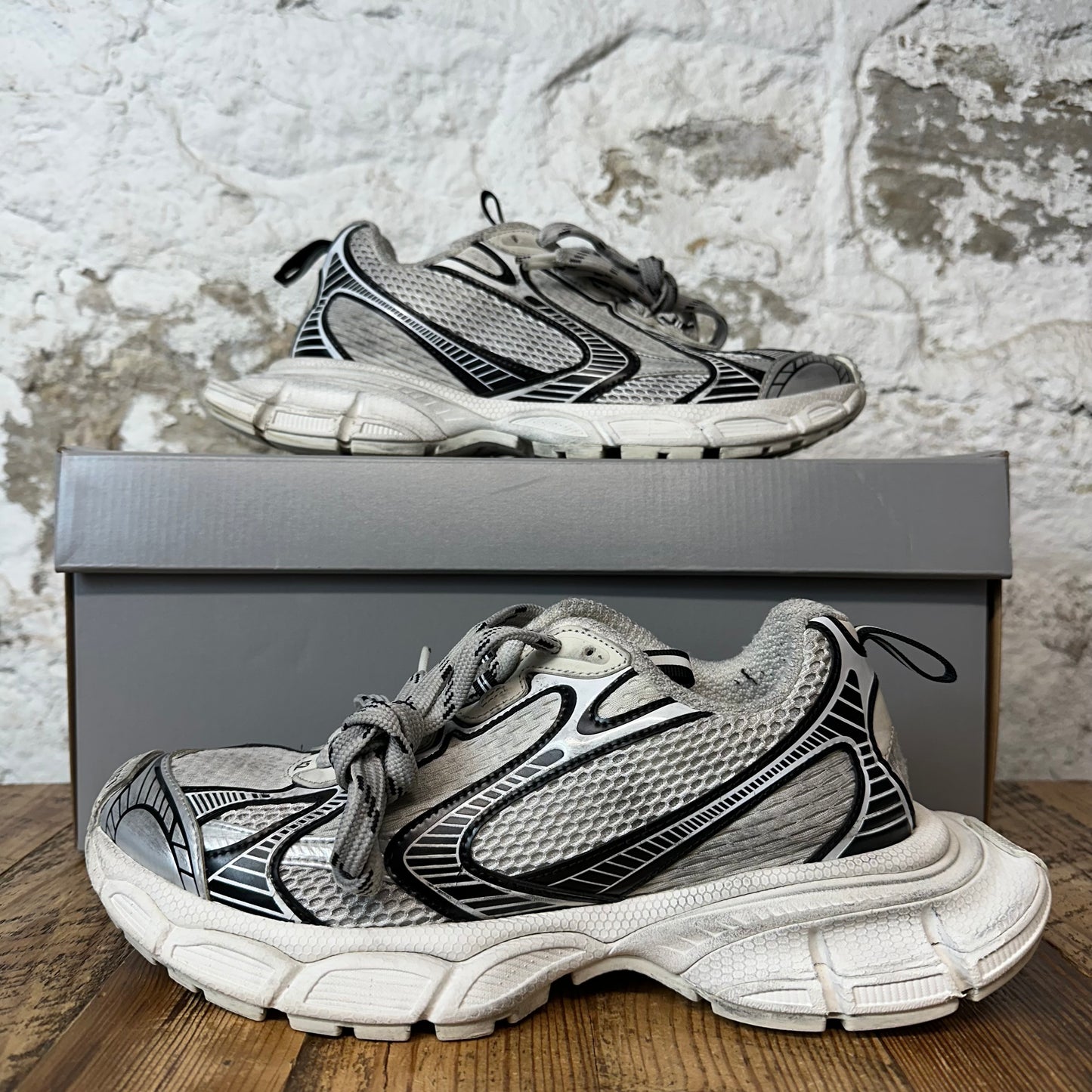 Balenciaga 3XL White Black Sneaker Sz 9 (42)