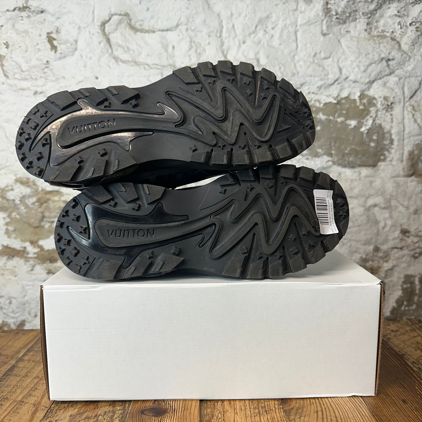 Louis Vuitton Triple Black Tatic Runner Sneaker Sz 10.5 (9LV)