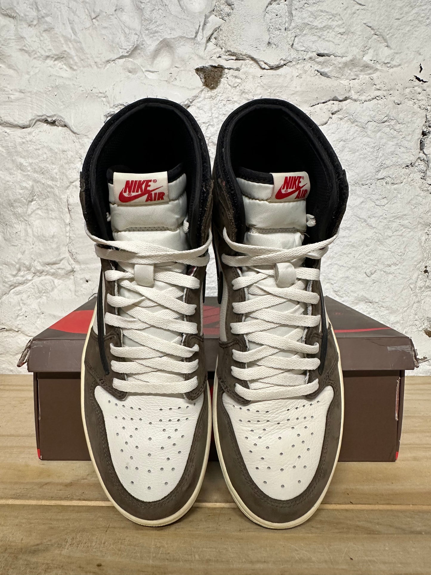 Air Jordan 1 High Travis Scott Mocha Sz 10.5