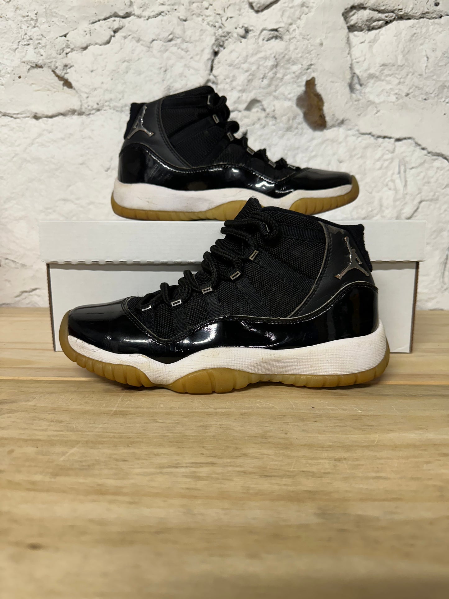 Air Jordan 11 High Jubilee Sz 6Y