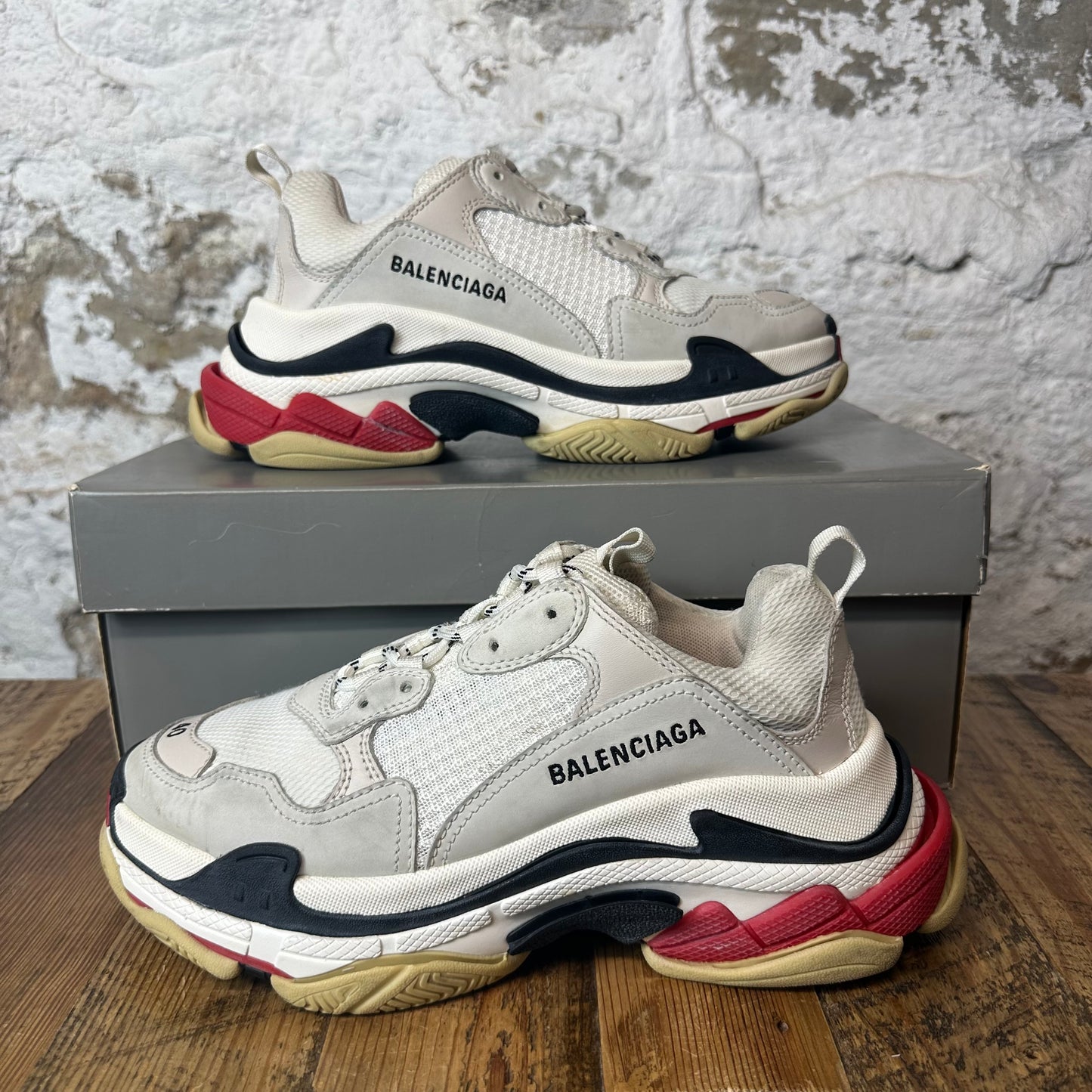 Balenciaga Triple S White Black Red Sz 7 (40)