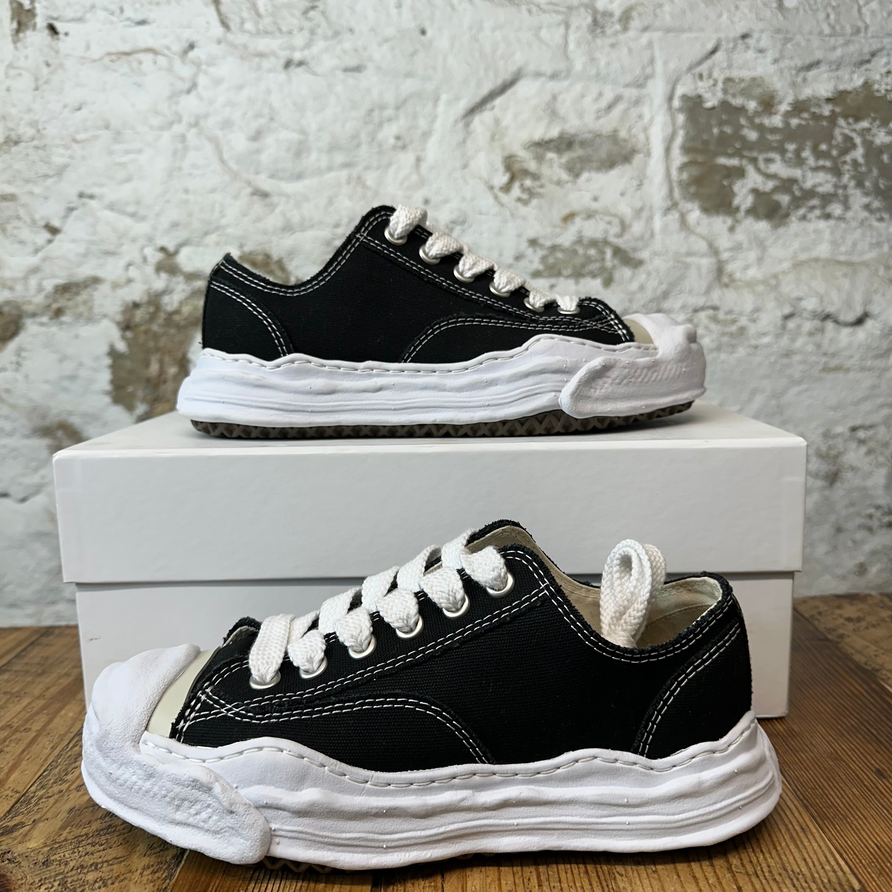 Maison Mihara Black White Hank Sneaker Sz 6.5 (39)