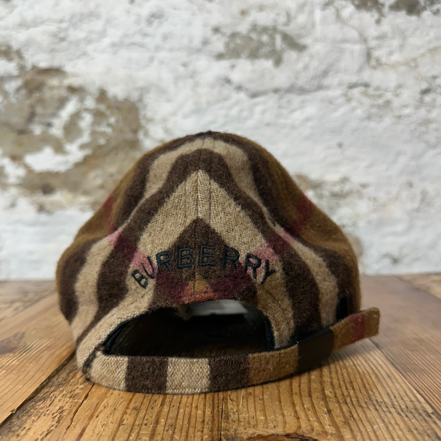 Burberry Check Plaid Wool Hat Sz M