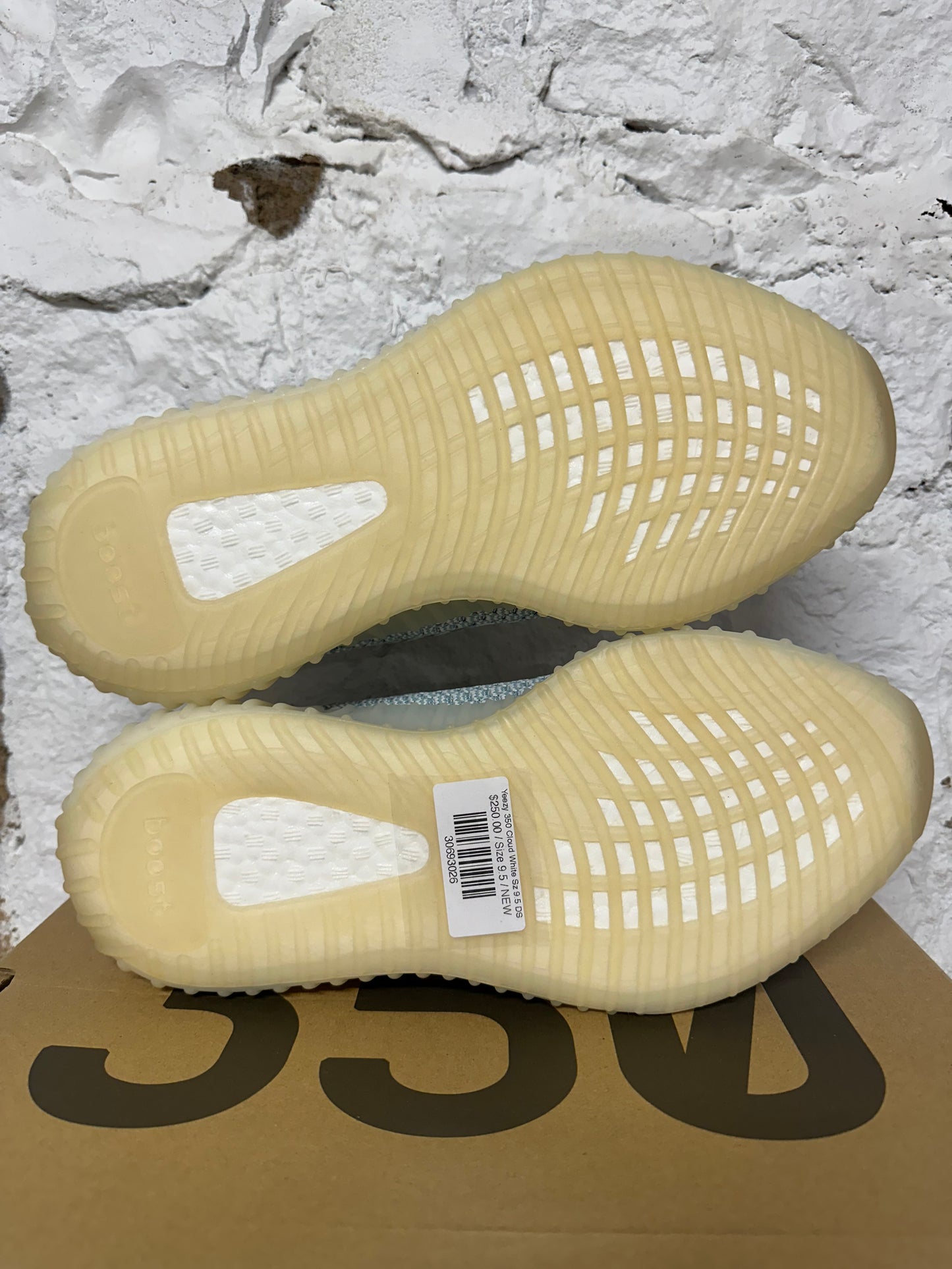 Yeezy 350 V2 Cloud White Sz 9.5 DS