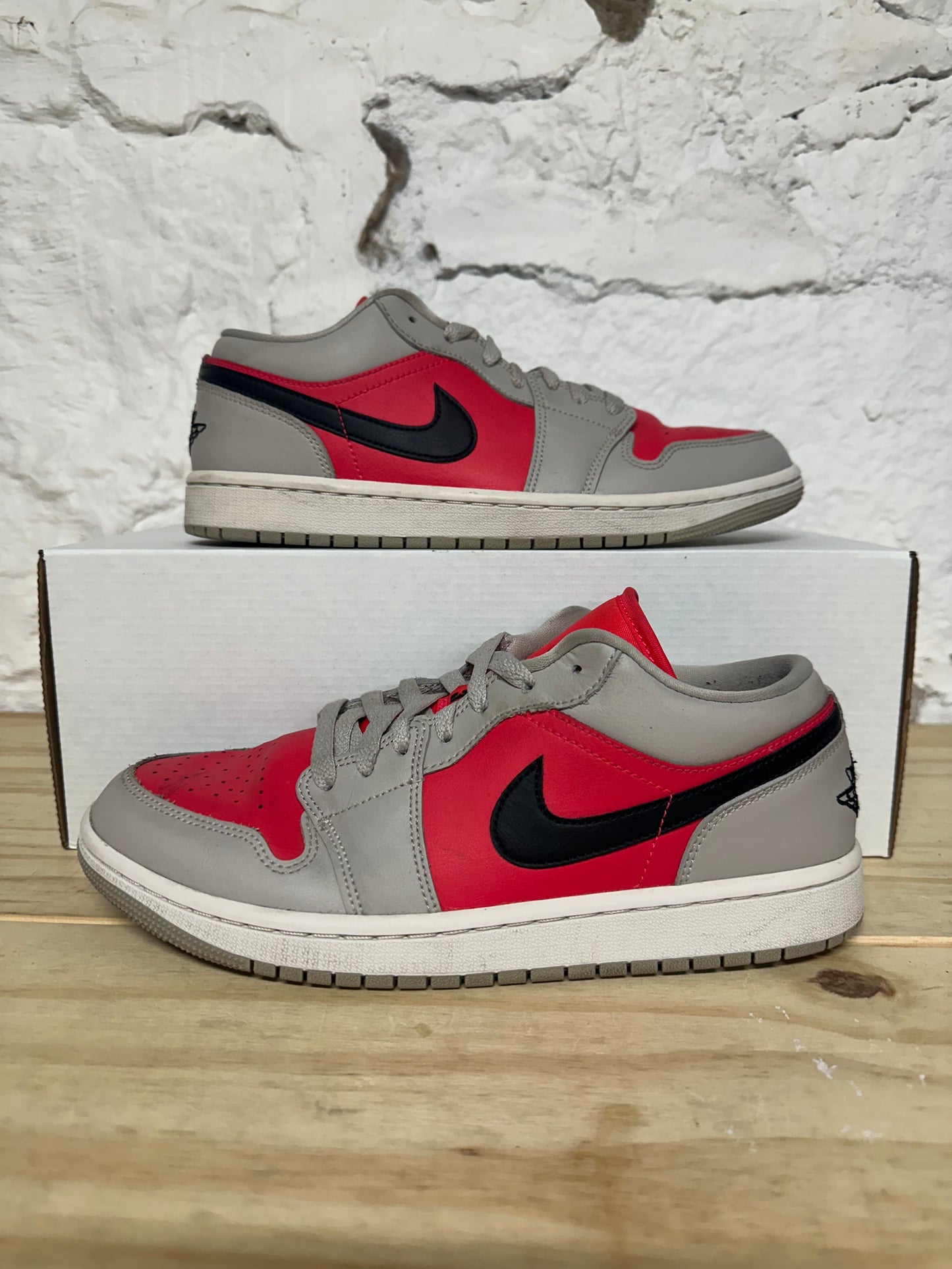 Air Jordan 1 Low Light Iron Siren Red Sz 8 (9.5W)