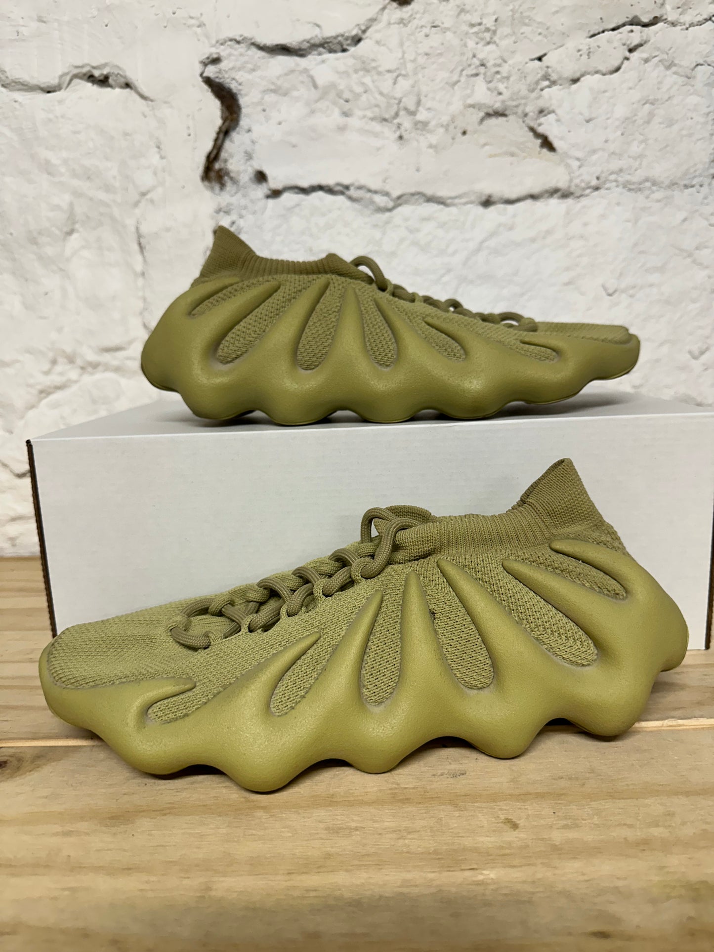 Yeezy 450 Resin Sz 8.5
