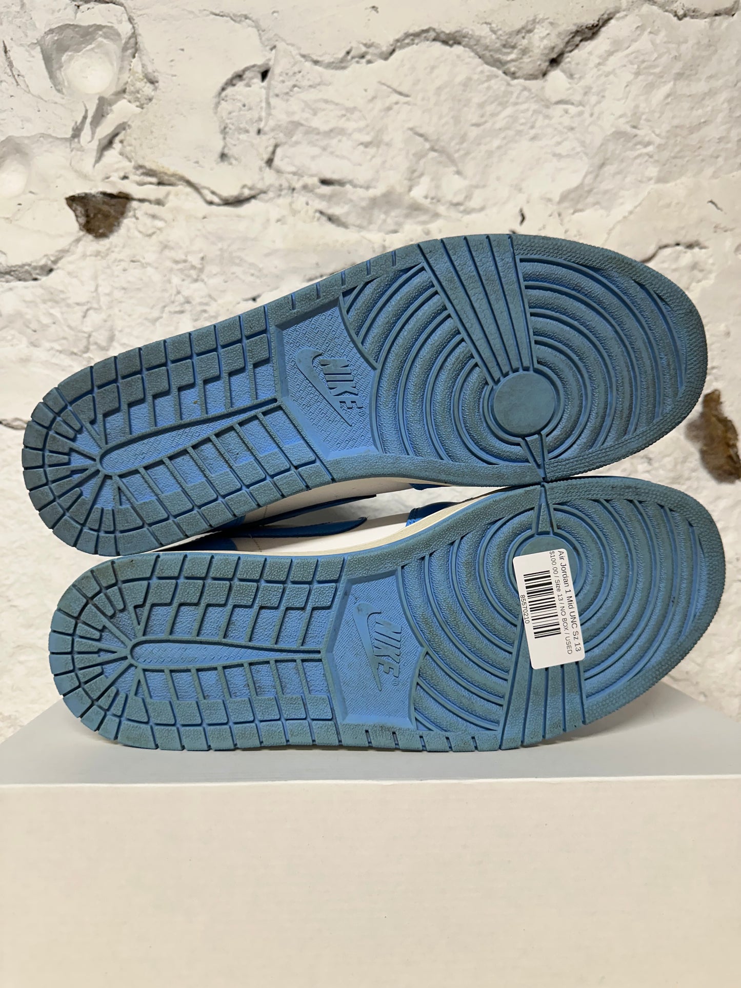 Air Jordan 1 Mid UNC Sz 13