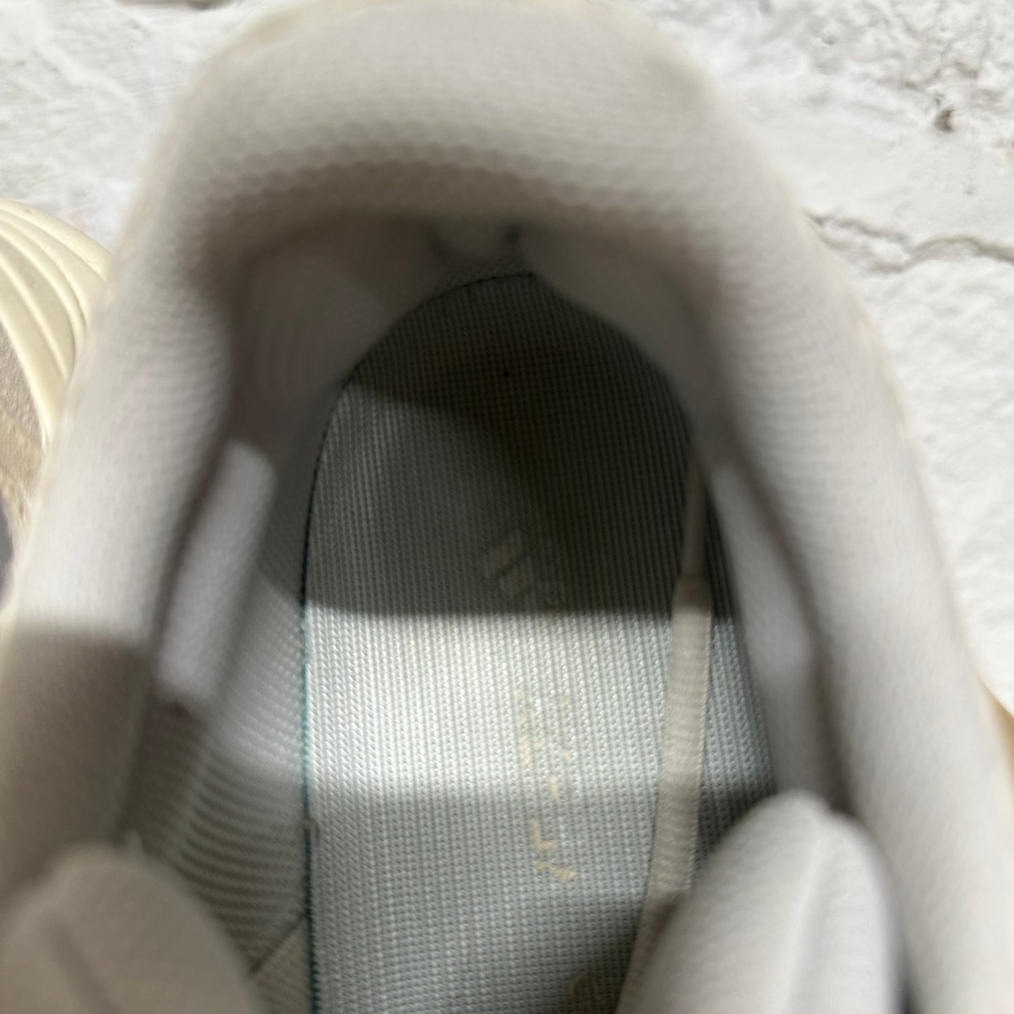 Yeezy 700 Analog Sz 10.5