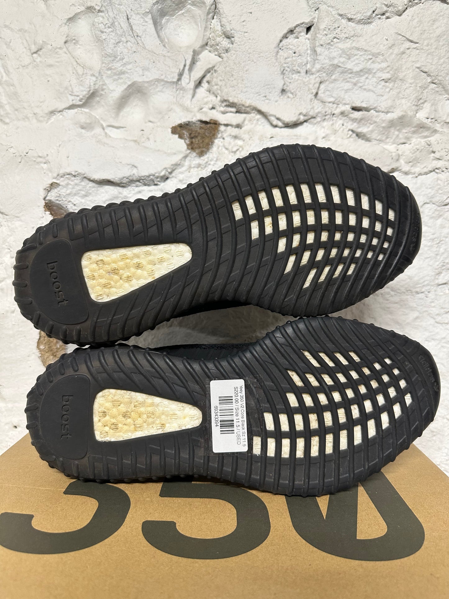 Yeey 350 V2 Core Black Sz 11.5