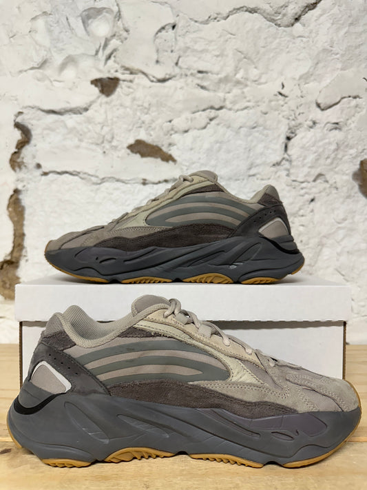 Yeezy 700 V2 Tephra Sz 9.5