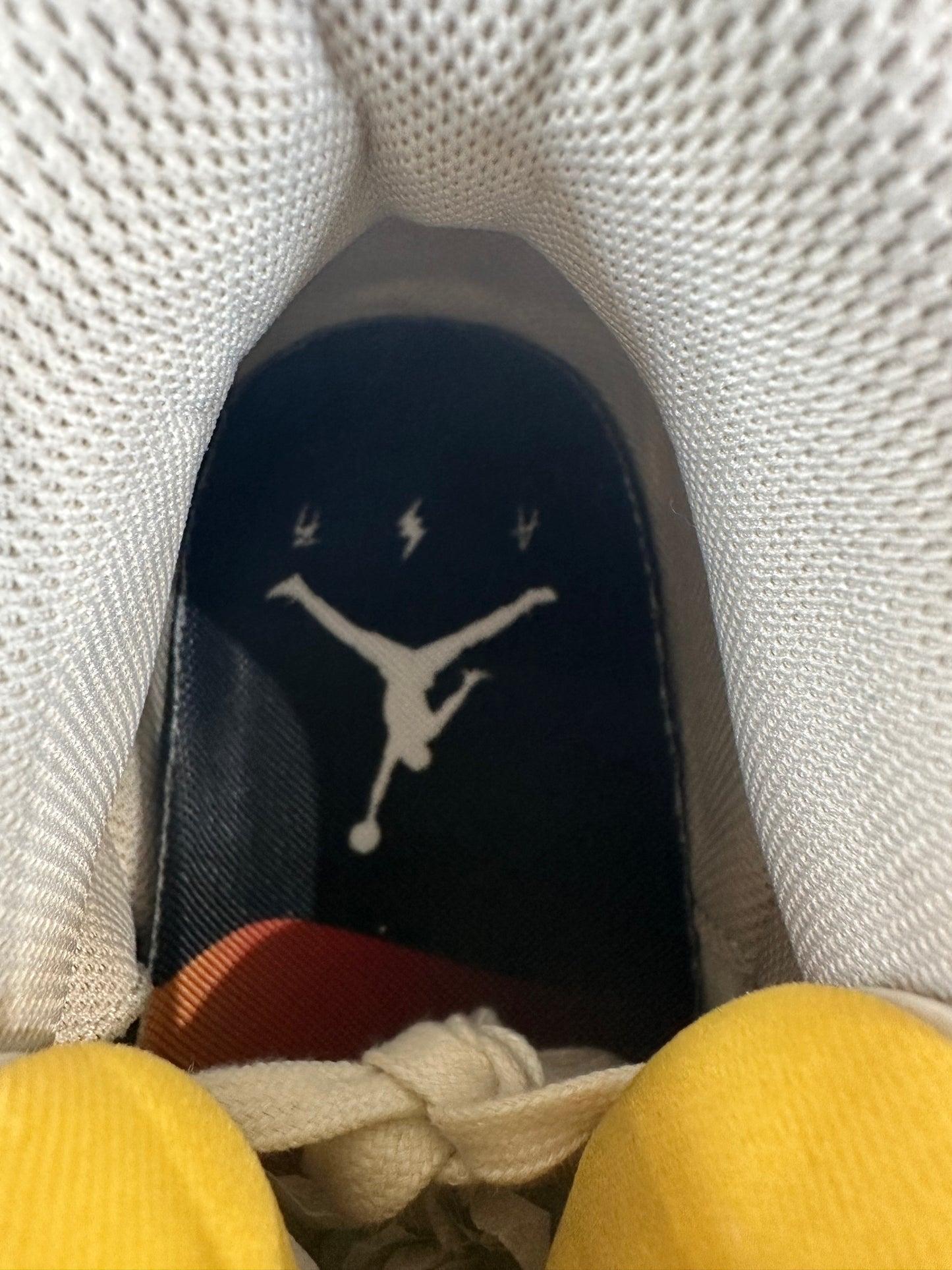 Air Jordan 3 J Balvin Medellin Sunset Sz 8.5 DS