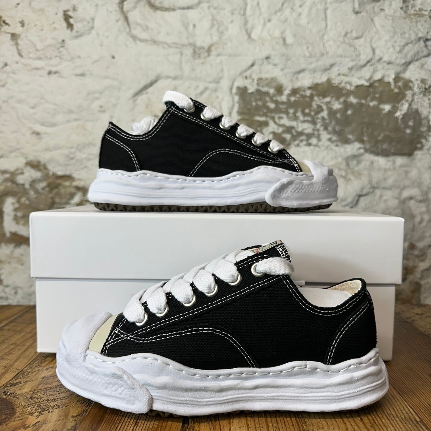 Maison Mihara Black White Hank Sneaker Sz 5 (37)