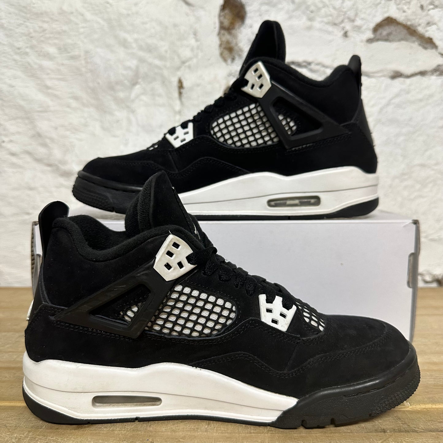 Air Jordan 4 White Thunder Sz 6.5Y